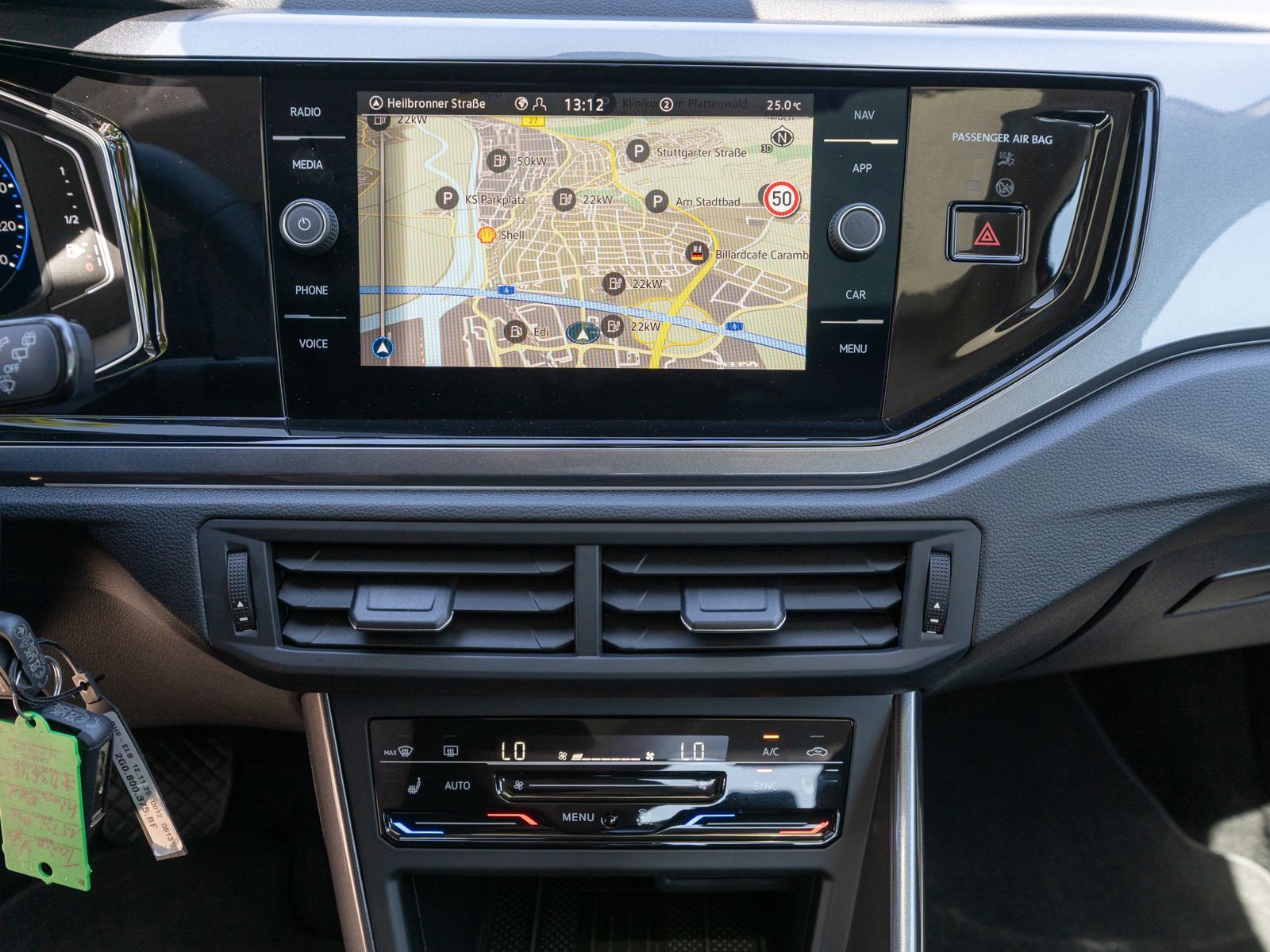 Fahrzeugabbildung Volkswagen Taigo Style 1.5 TSI DSG LED Navi PDC SHZ PANO