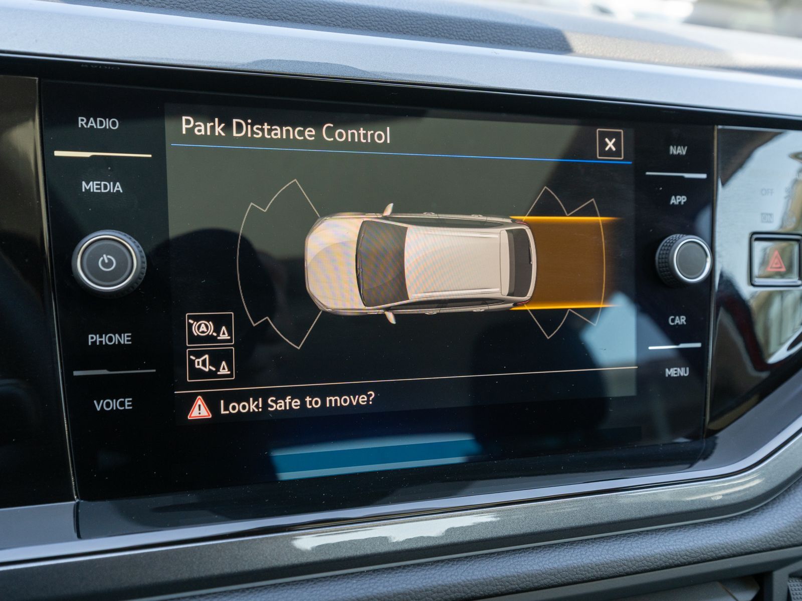 Fahrzeugabbildung Volkswagen Taigo Style 1.5 TSI DSG LED Navi PDC SHZ PANO