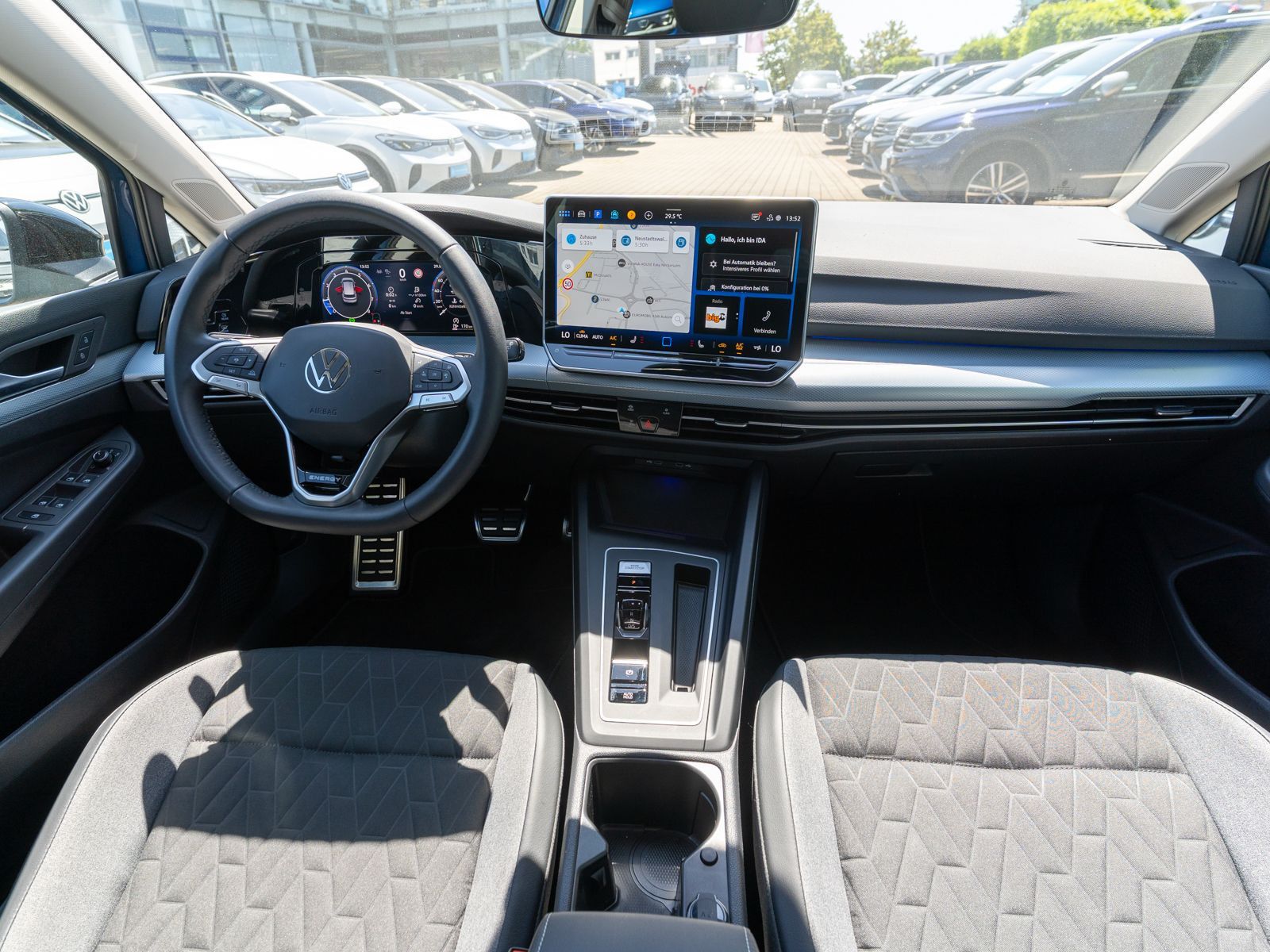 Fahrzeugabbildung Volkswagen Golf Energy 1.5 TSI DSG LED Navi RFK SHZ ACC AHK