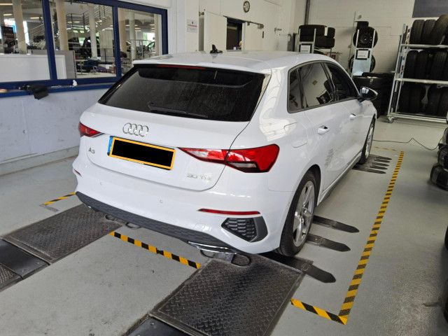 Fahrzeugabbildung Audi A3 Sportback S line 30TDI NAVI LED GRA SHZ VC