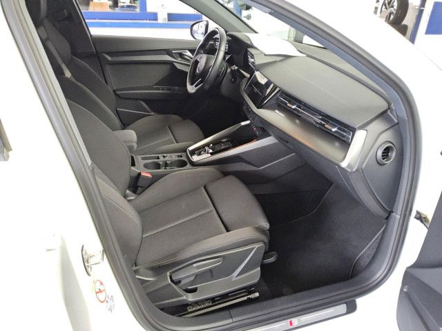Fahrzeugabbildung Audi A3 Sportback S line 30TDI NAVI LED GRA SHZ VC
