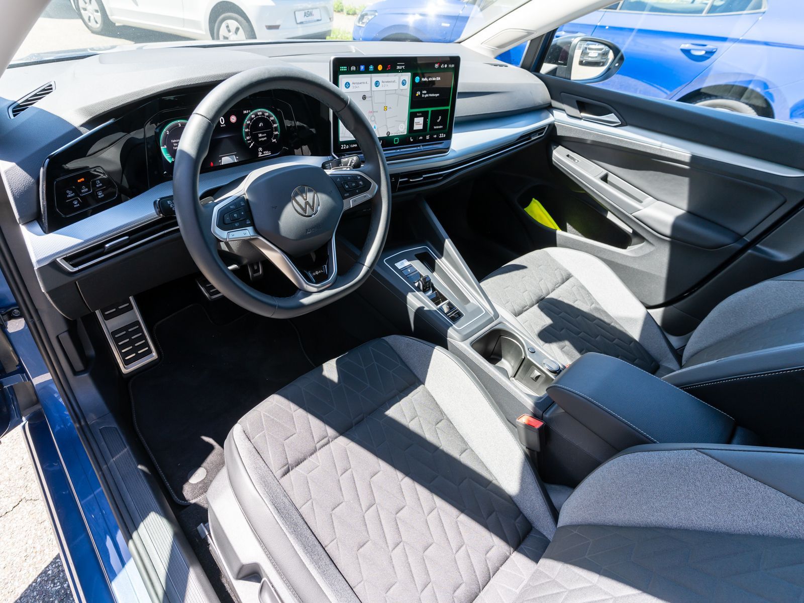 Fahrzeugabbildung Volkswagen Golf Goal 2.0 TDI DSG LED Navi RFK ACC SHZ AHK