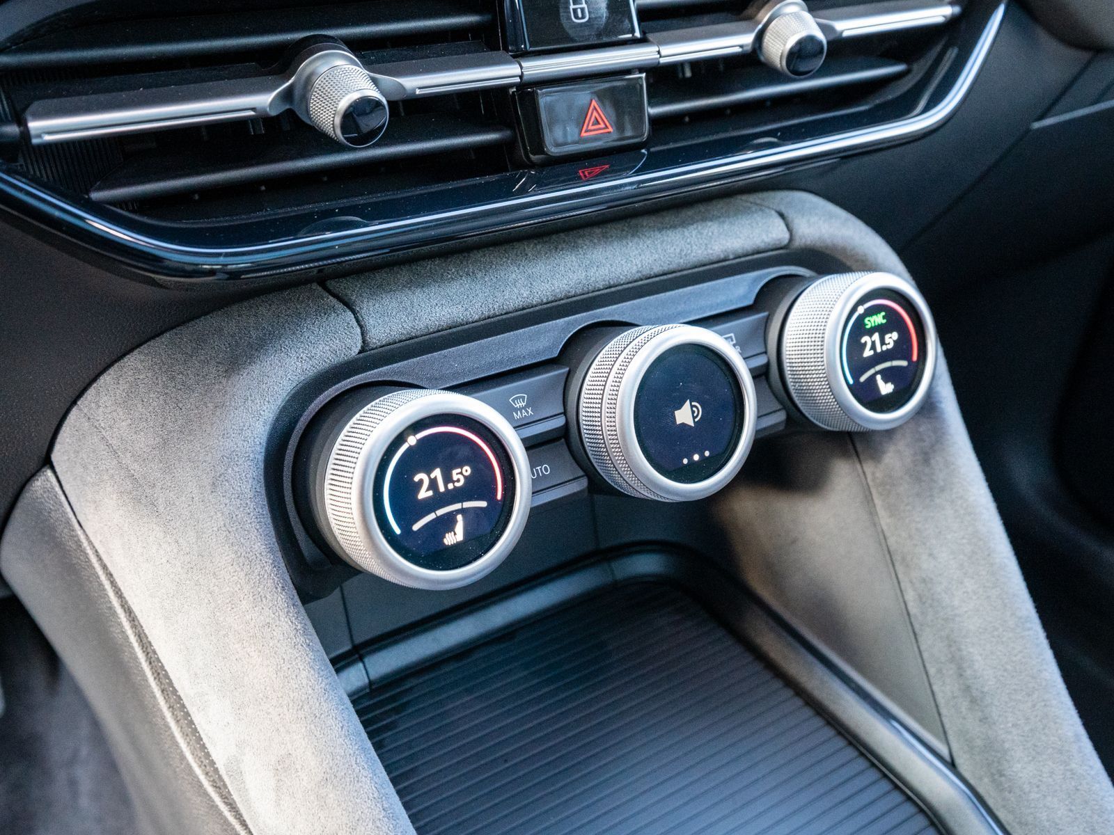 Fahrzeugabbildung SKODA Kodiaq Selection 2.0TDI 4x4 DSG LED NAV AHK PANO