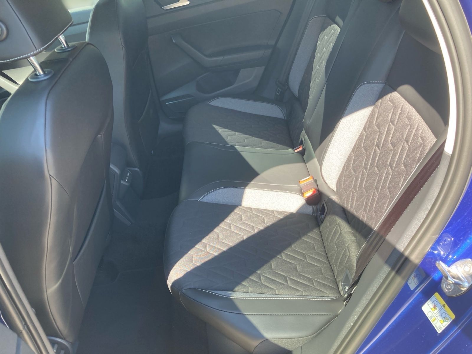 Fahrzeugabbildung Volkswagen Polo ENERGY 1.0 TSI DSG RÜCKFAHR-KAMERA