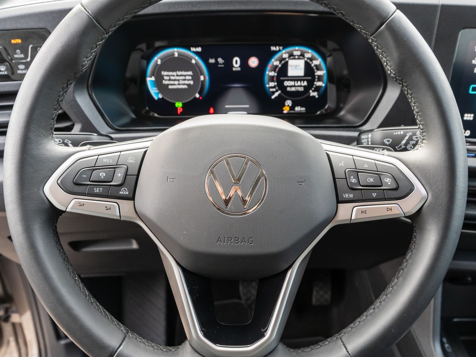 Fahrzeugabbildung Volkswagen Caddy 5 Kombi 2,0 TDI DSG LED NAVI AHK RFK ACC