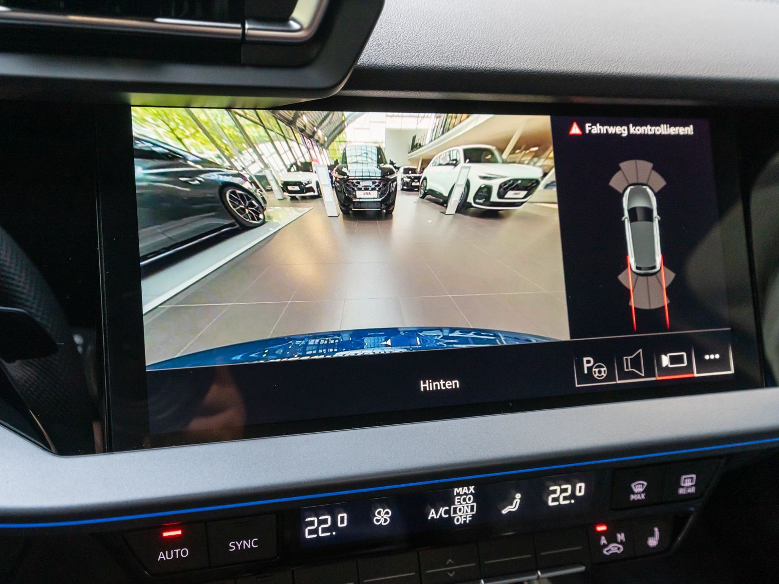 Fahrzeugabbildung Audi A3 Sportback Sline TFSI Stronic AHK SONOS MATRIX