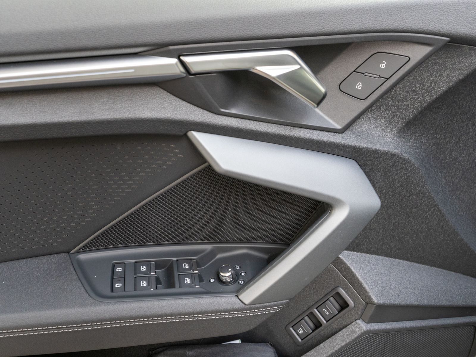 Fahrzeugabbildung Audi A3 Sportback advanced TFSI e Stronic ACC RFK