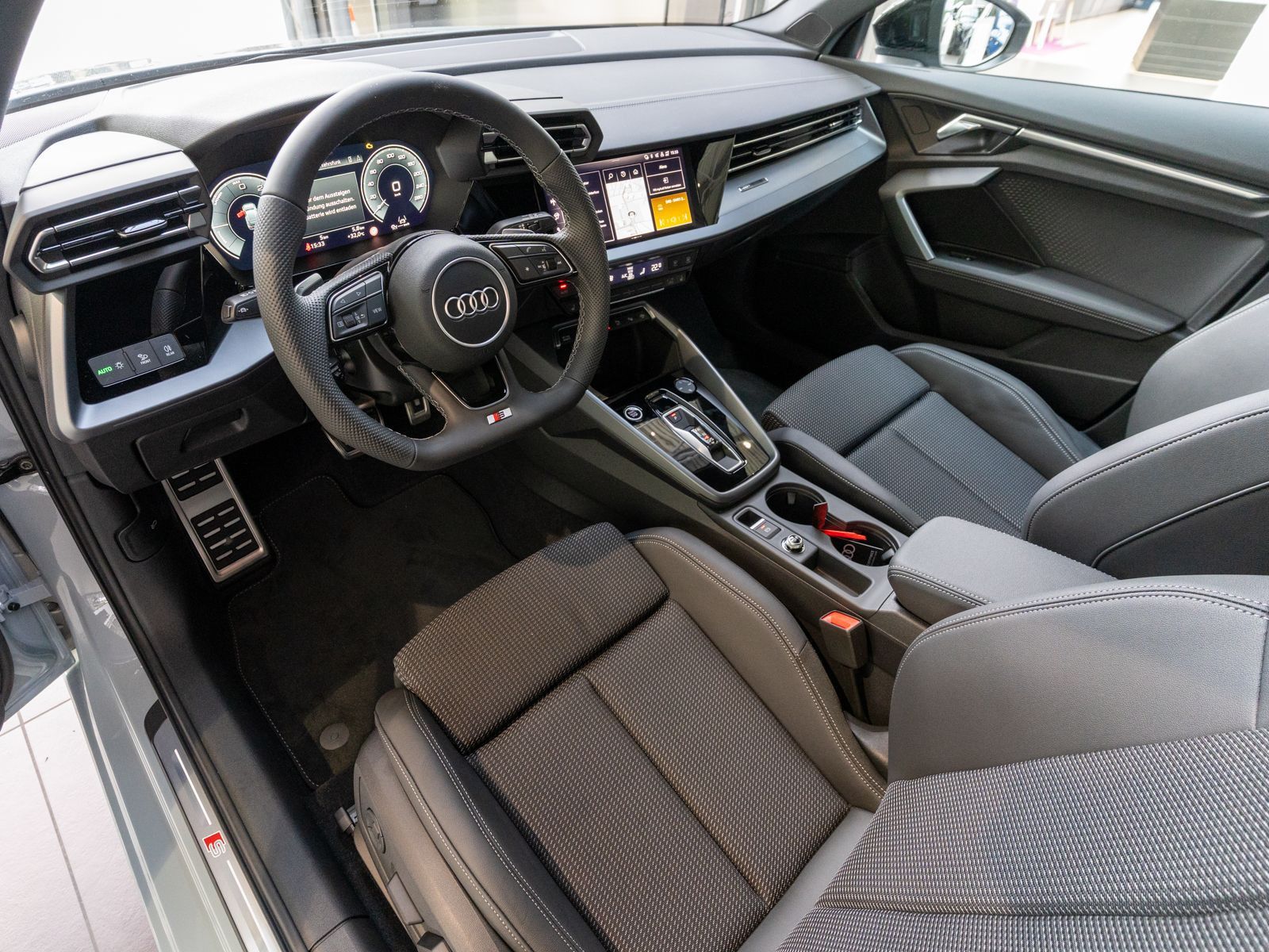 Fahrzeugabbildung Audi A3 Sportback advanced TFSI e Stronic ACC RFK