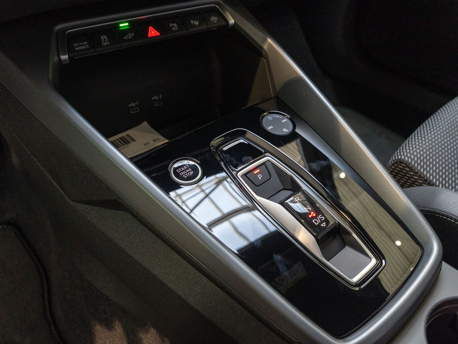 Fahrzeugabbildung Audi A3 Sportback advanced TFSI e Stronic ACC RFK