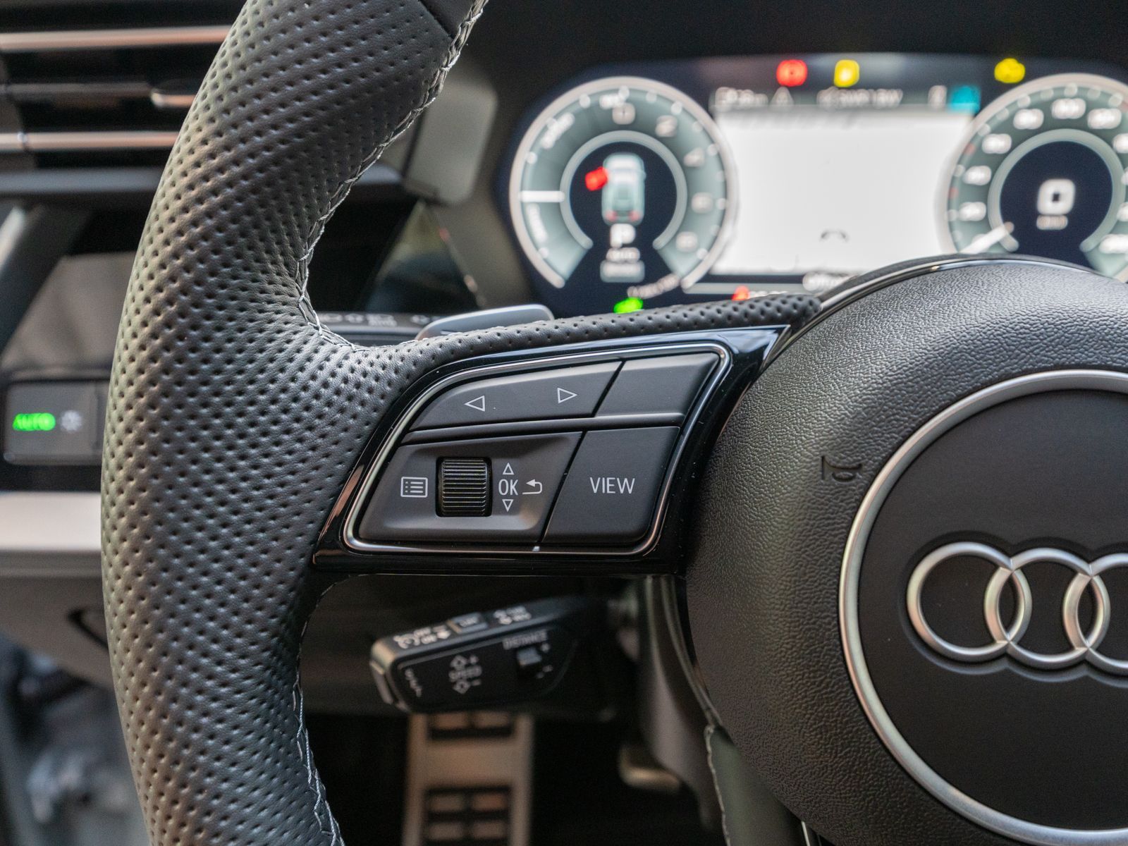 Fahrzeugabbildung Audi A3 Sportback advanced TFSI e Stronic ACC RFK