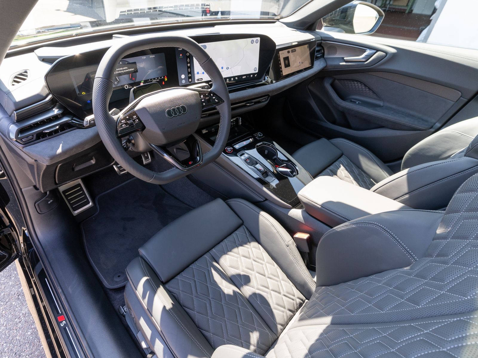 Fahrzeugabbildung Audi S5 Avant TFSI Stronic HUD B&O 360° PANO AHK