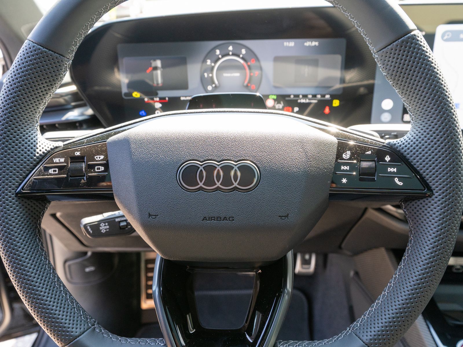 Fahrzeugabbildung Audi S5 Avant TFSI Stronic HUD B&O 360° PANO AHK