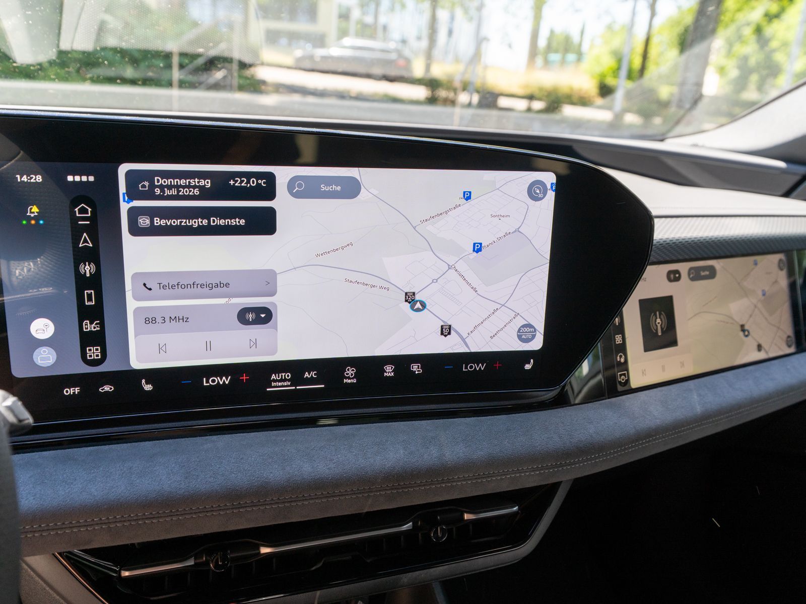 Fahrzeugabbildung Audi A6 Avant e-tron quattro S line B&O HUD 360°AHK