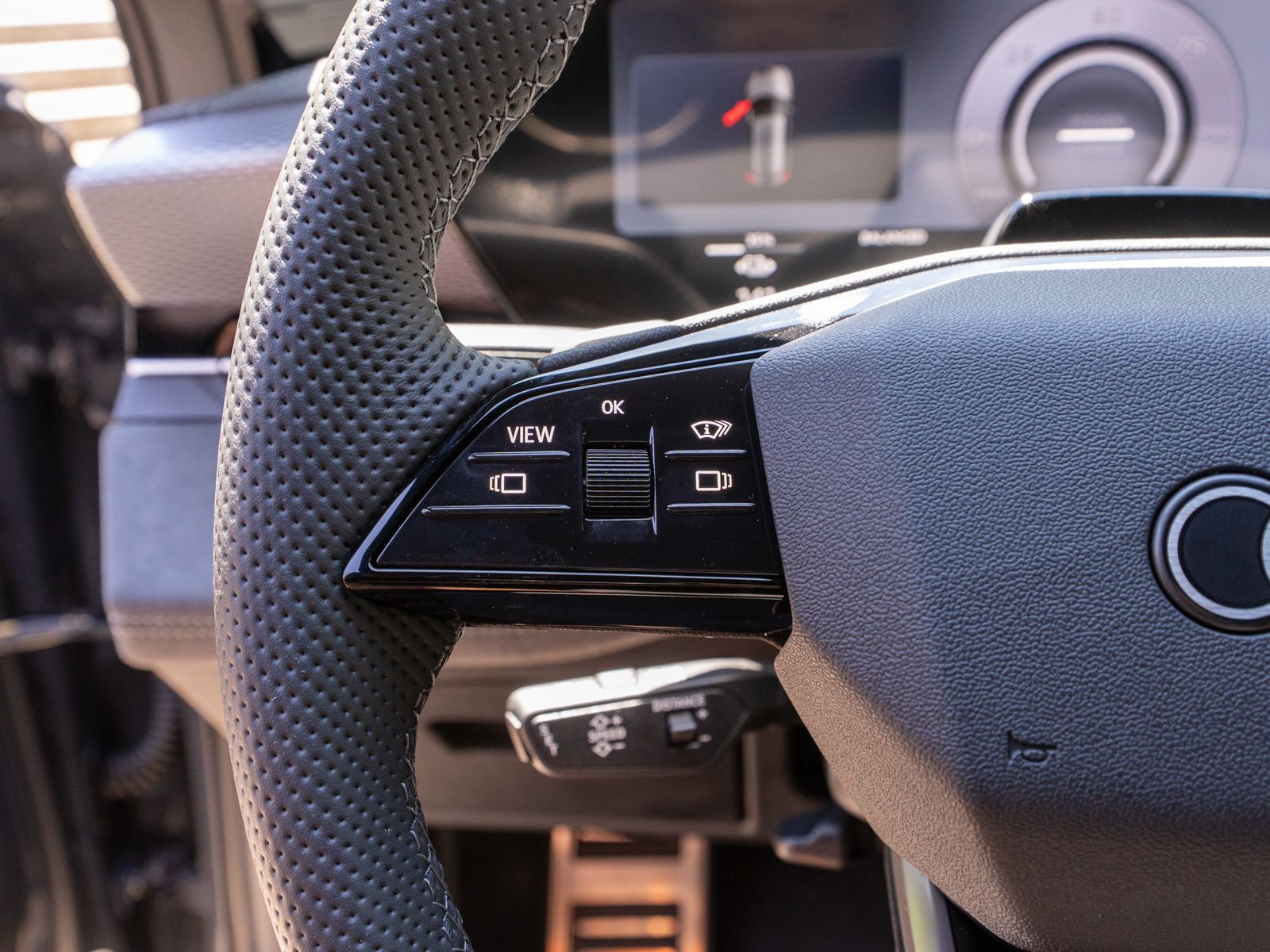 Fahrzeugabbildung Audi A6 Avant e-tron quattro S line B&O HUD 360°AHK