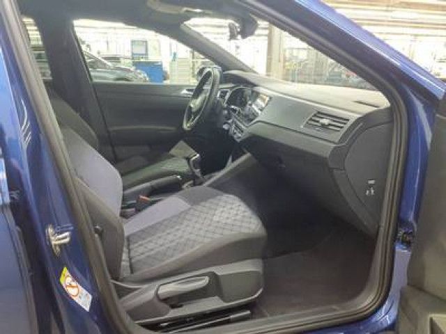 Fahrzeugabbildung Volkswagen Taigo R-Line 1.5TSI DSG LED Navi RFK ACC PDC AHK