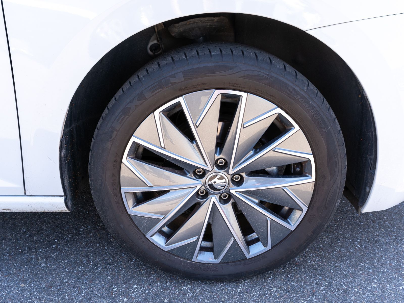 Fahrzeugabbildung SKODA Scala Tour 1.0TSI DSG LED RFK PDC GRA SmartLink