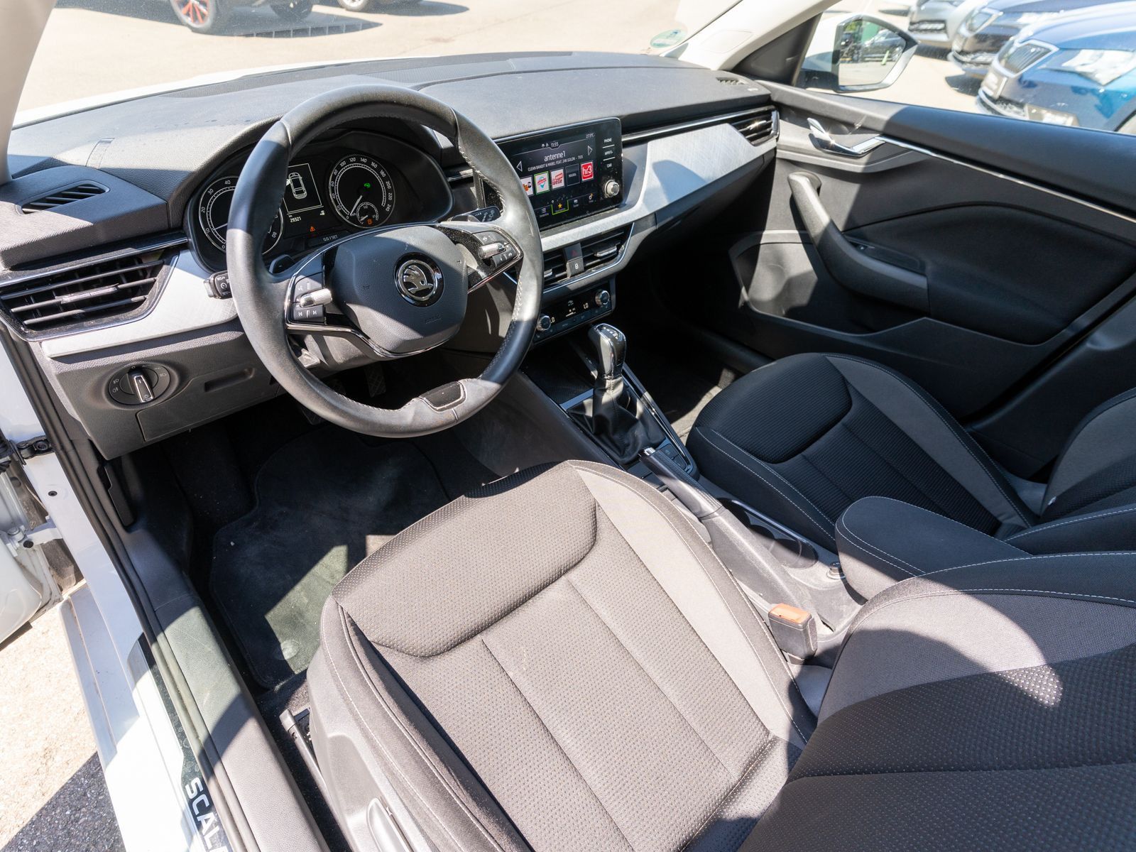 Fahrzeugabbildung SKODA Scala Tour 1.0TSI DSG LED RFK PDC GRA SmartLink