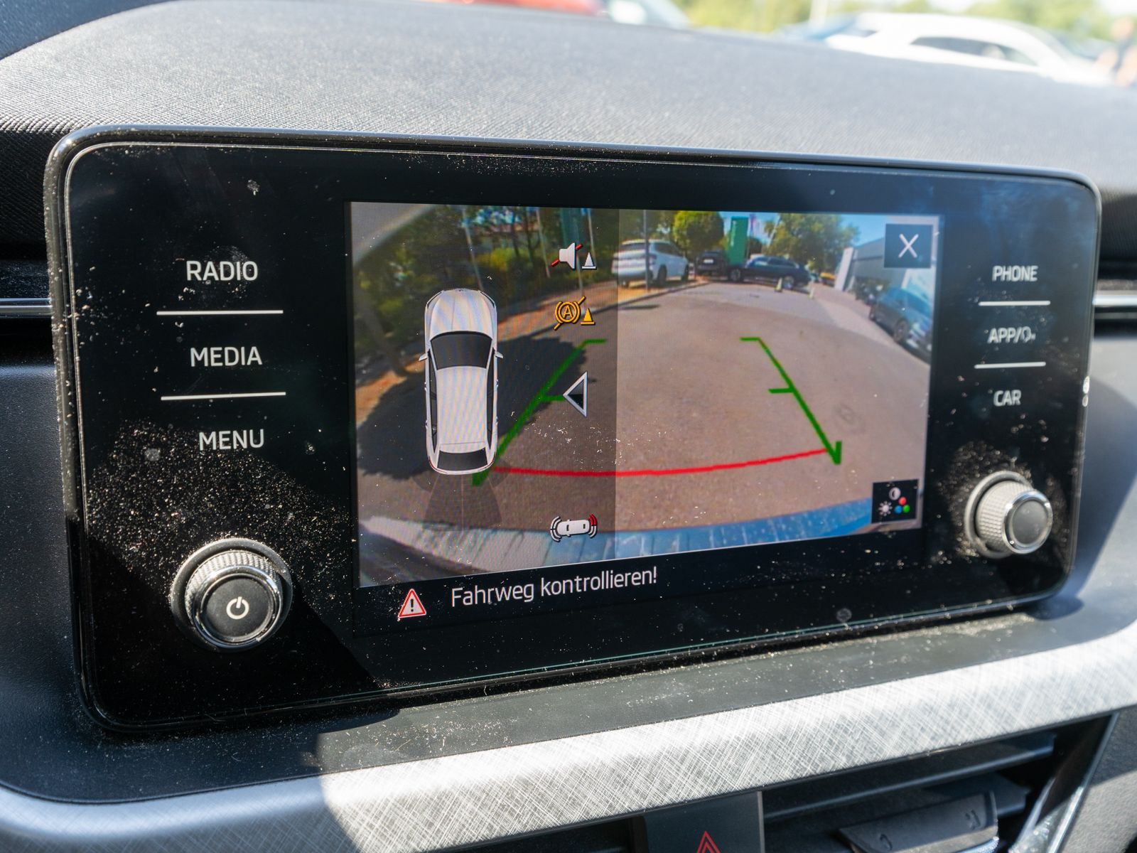 Fahrzeugabbildung SKODA Scala Tour 1.0TSI DSG LED RFK PDC GRA SmartLink