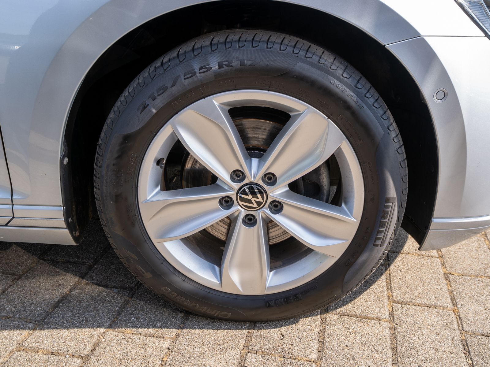 Fahrzeugabbildung Volkswagen Passat Variant Business 2.0 TDI DSG LED RFK AHK