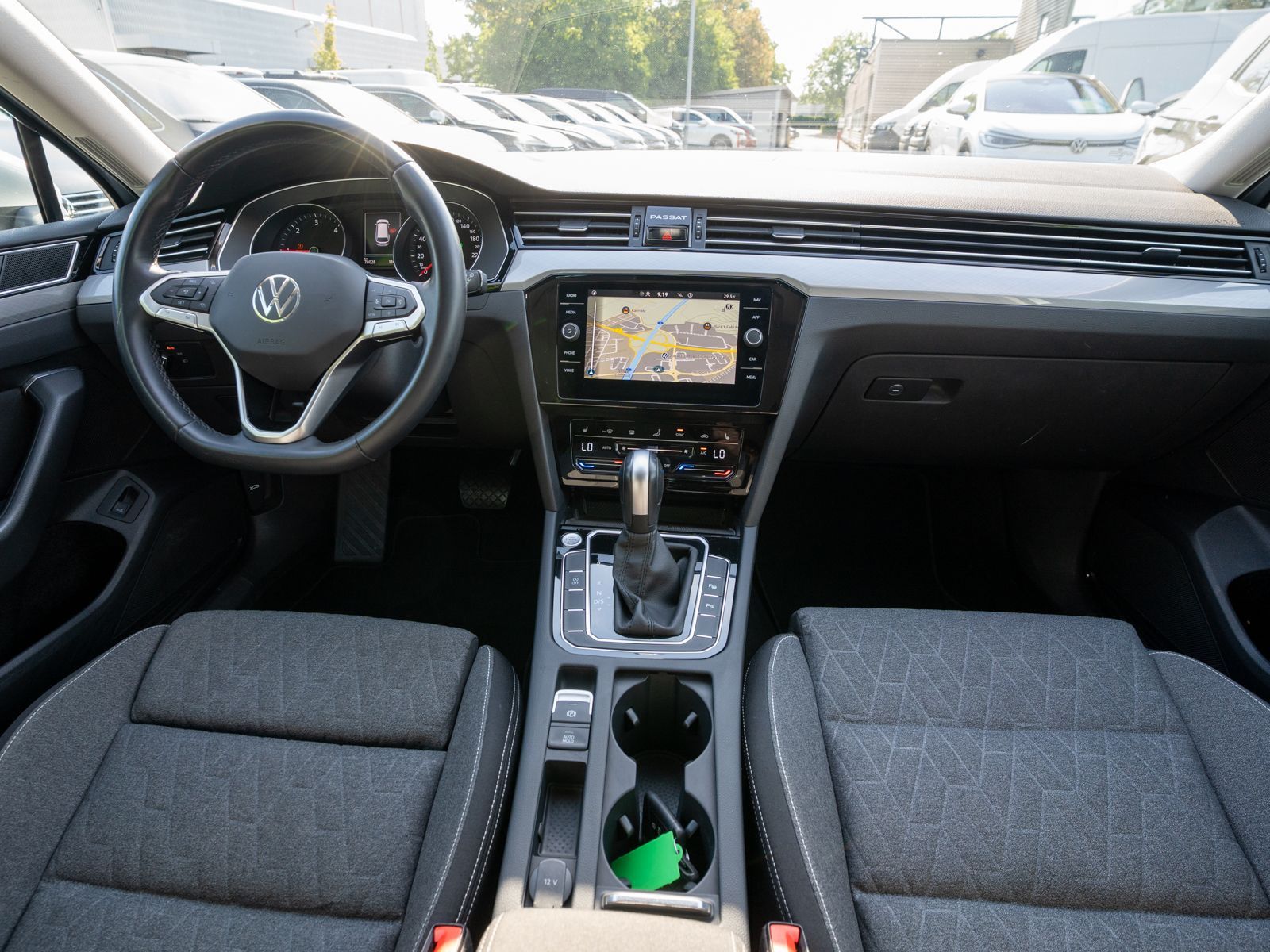 Fahrzeugabbildung Volkswagen Passat Variant Business 2.0 TDI DSG LED RFK AHK