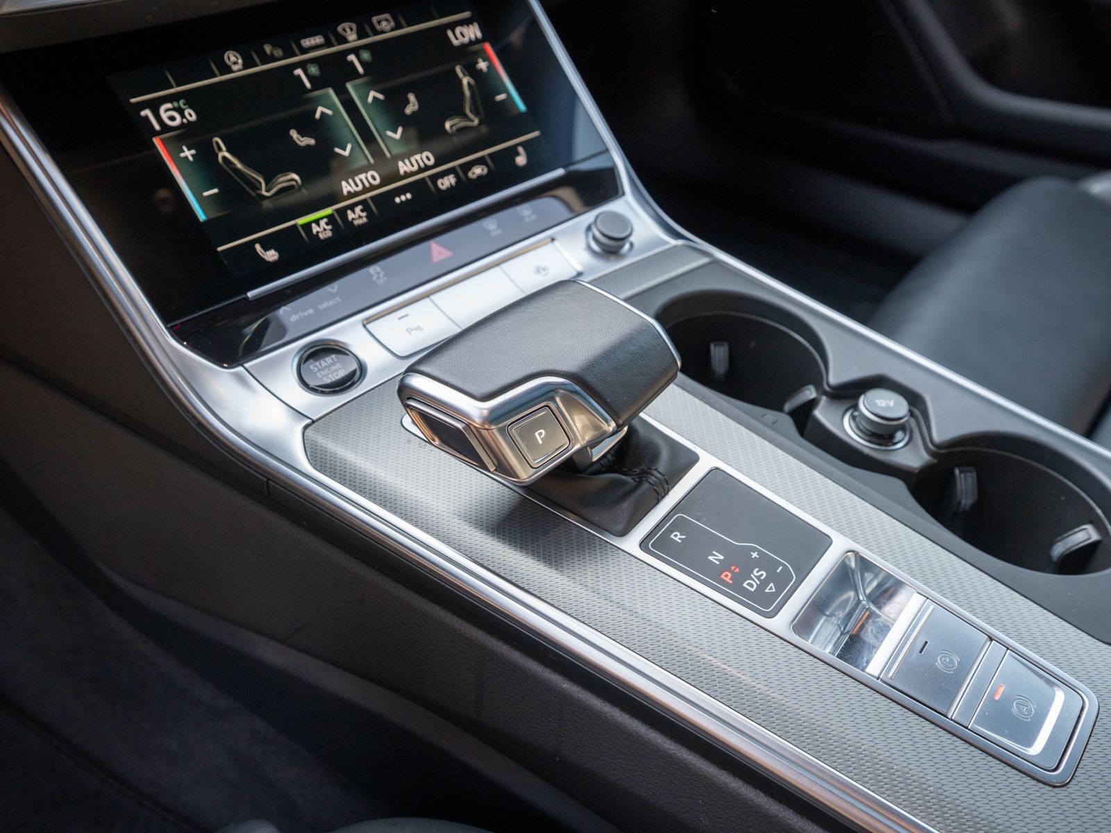 Fahrzeugabbildung Audi A6 Avant Sport 40TDI Stron LED Navi PDC PANO AHK