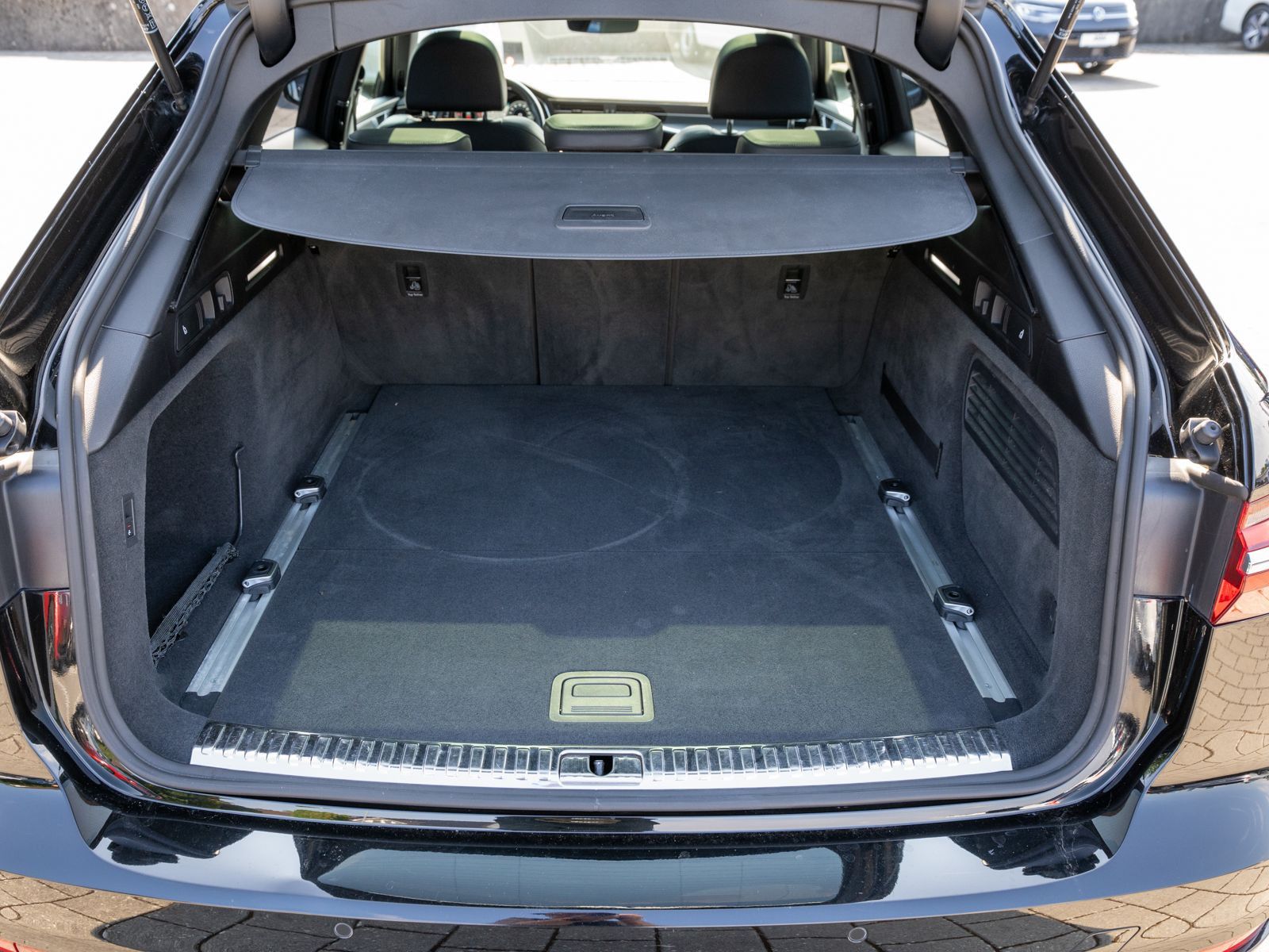 Fahrzeugabbildung Audi A6 Avant Sport 40TDI Stron LED Navi PDC PANO AHK
