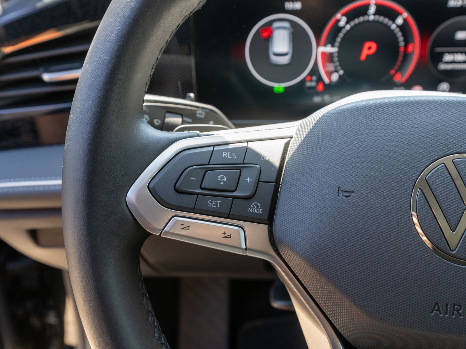 Fahrzeugabbildung Volkswagen Passat Variant Business 2.0 TDI DSG LED 360° AHK