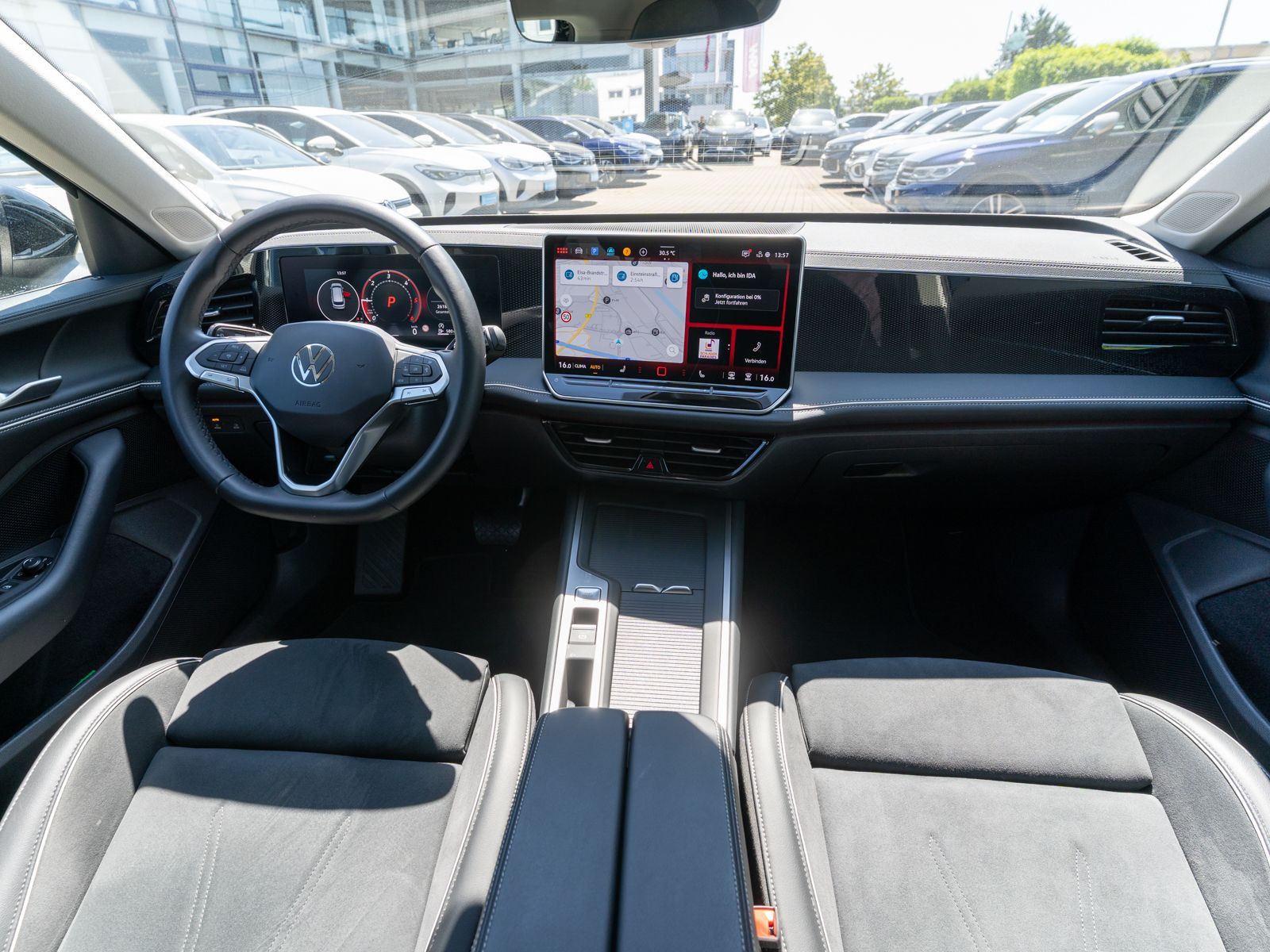 Fahrzeugabbildung Volkswagen Passat Variant Business 2.0 TDI DSG LED 360° AHK