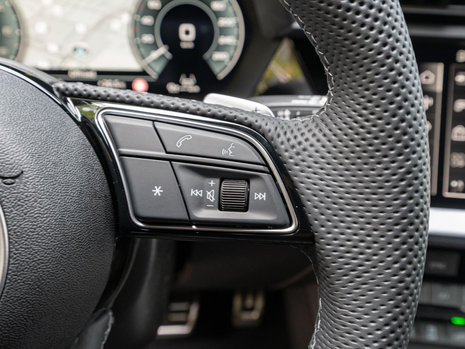 Fahrzeugabbildung Audi A3 Sportback Sline TFSI e Stronic RFK ACC MATRIX