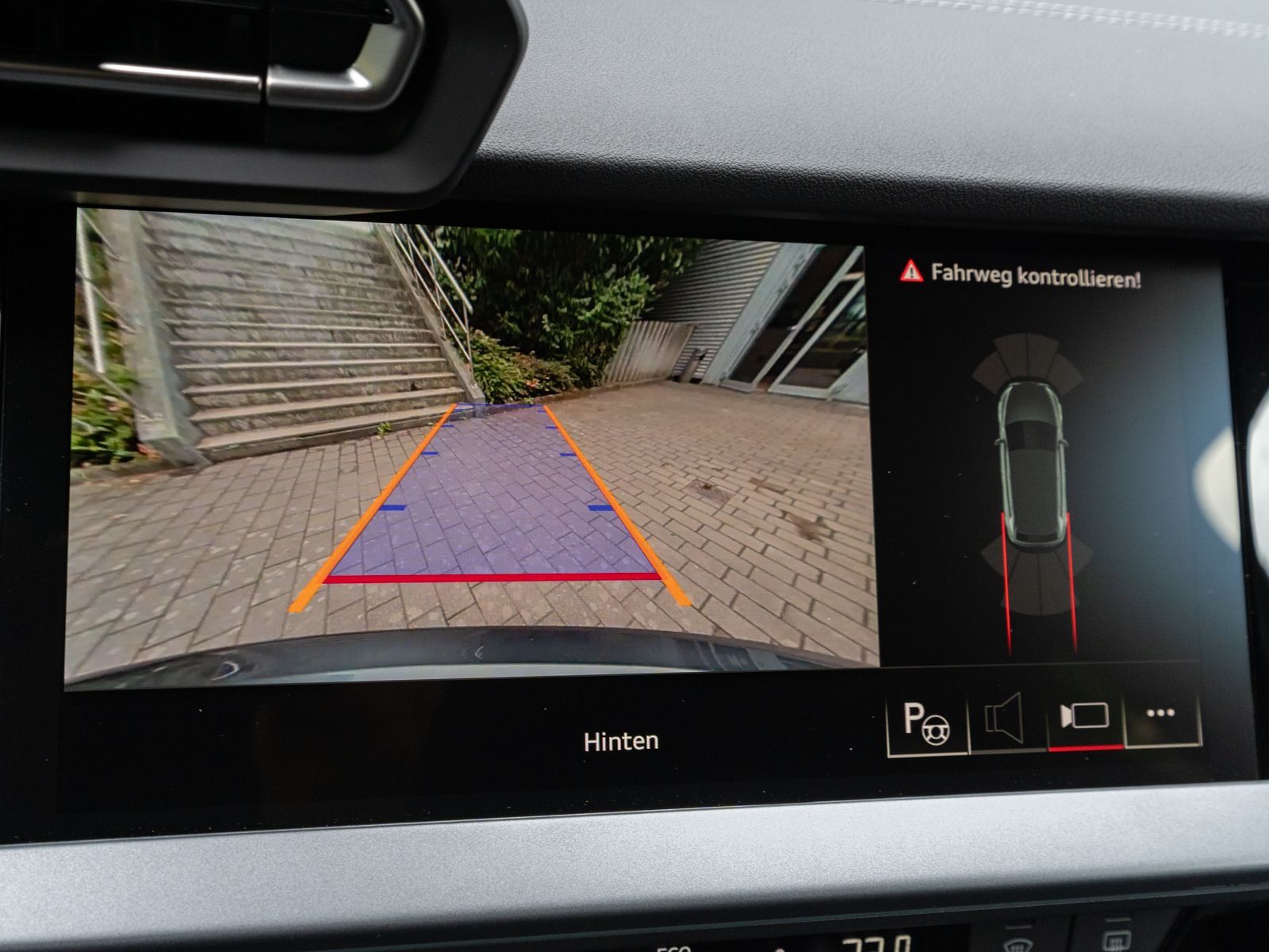 Fahrzeugabbildung Audi A3 Sportback Sline TFSI e Stronic RFK ACC MATRIX