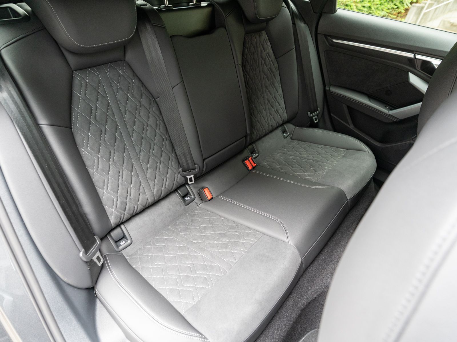 Fahrzeugabbildung Audi A3 Sportback Sline TFSI e Stronic RFK ACC MATRIX