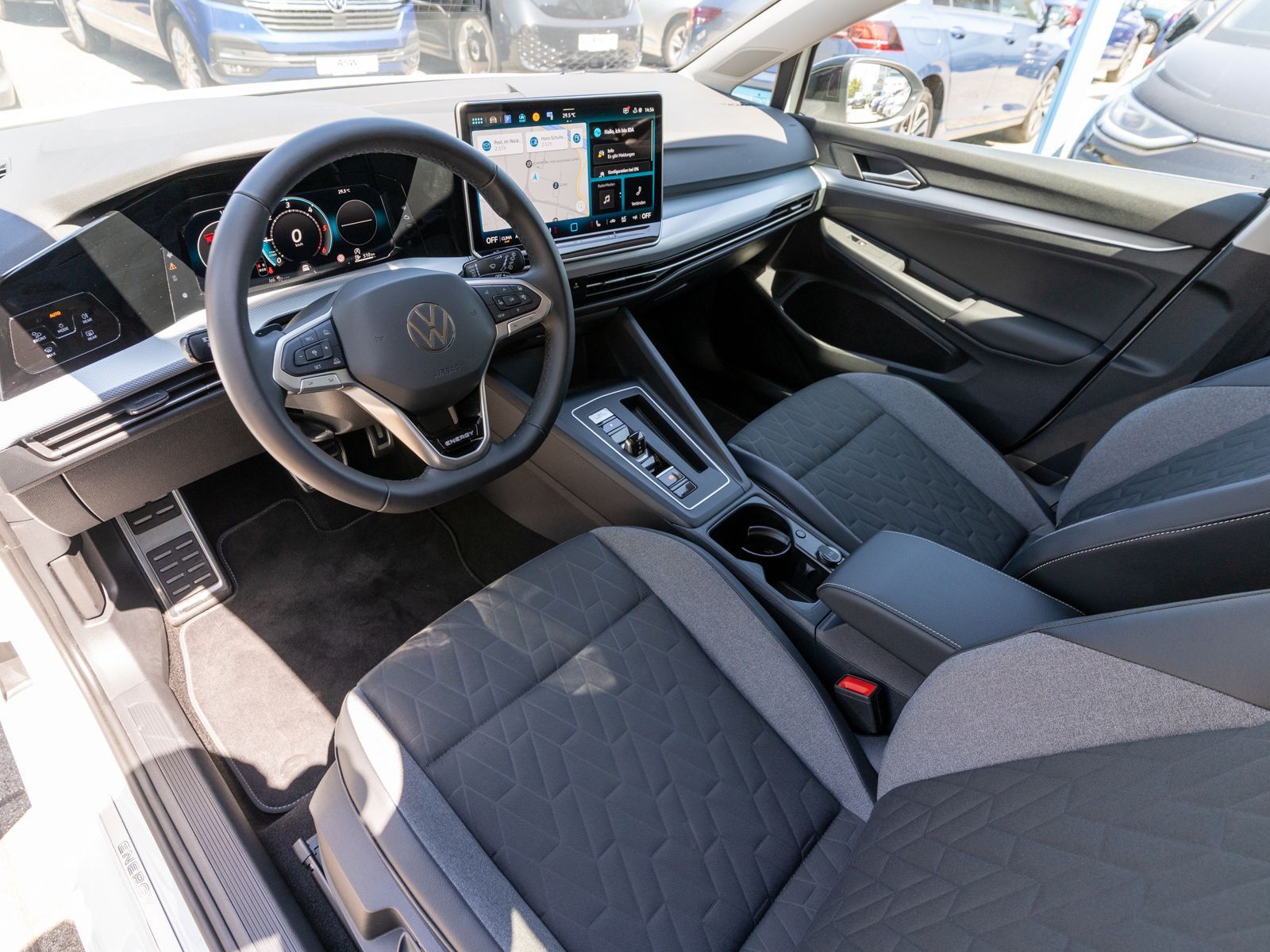 Fahrzeugabbildung Volkswagen Golf Energy 2.0 TDI DSG LED Navi RFK ACC AHK