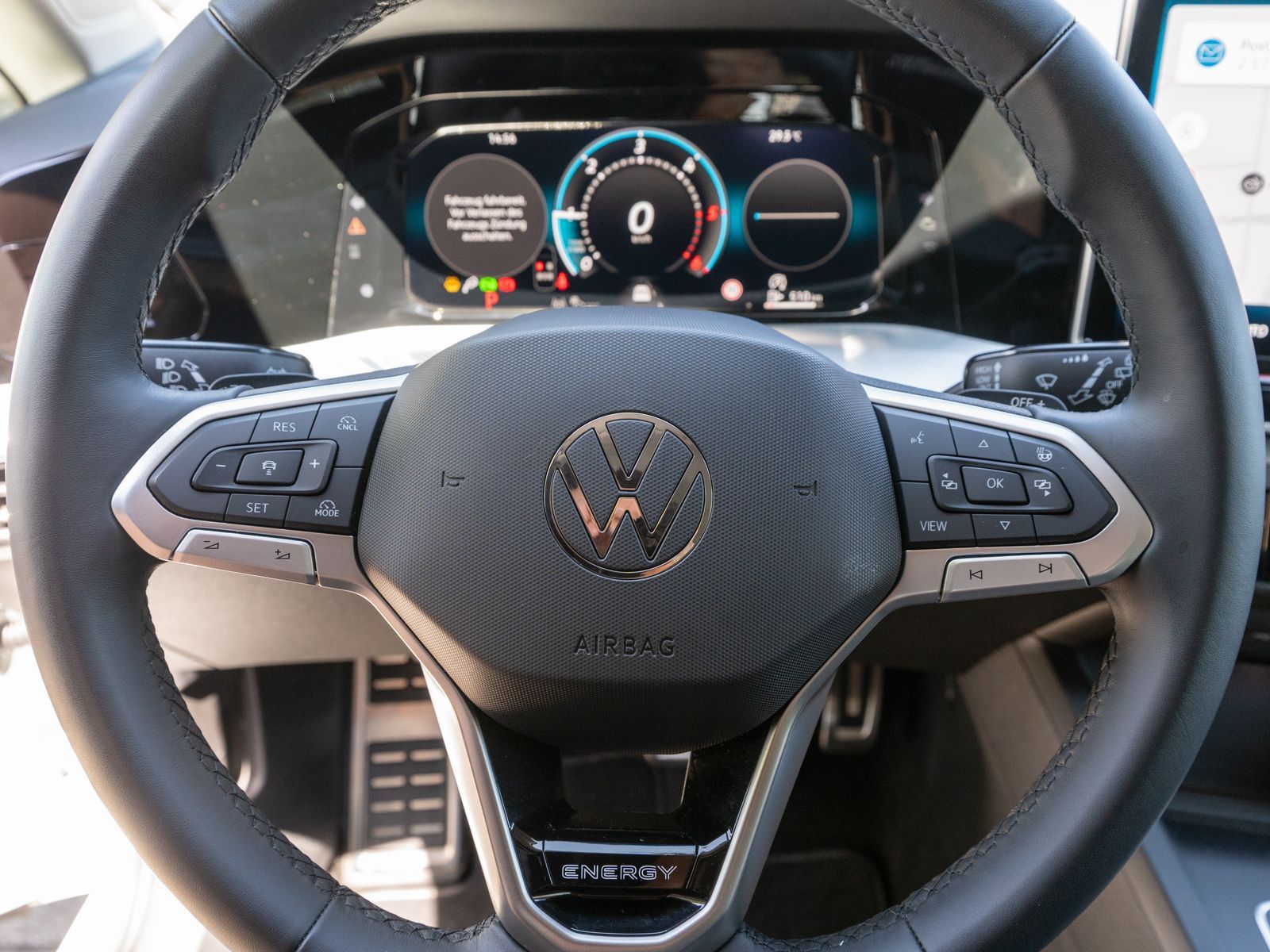 Fahrzeugabbildung Volkswagen Golf Energy 2.0 TDI DSG LED Navi RFK ACC AHK