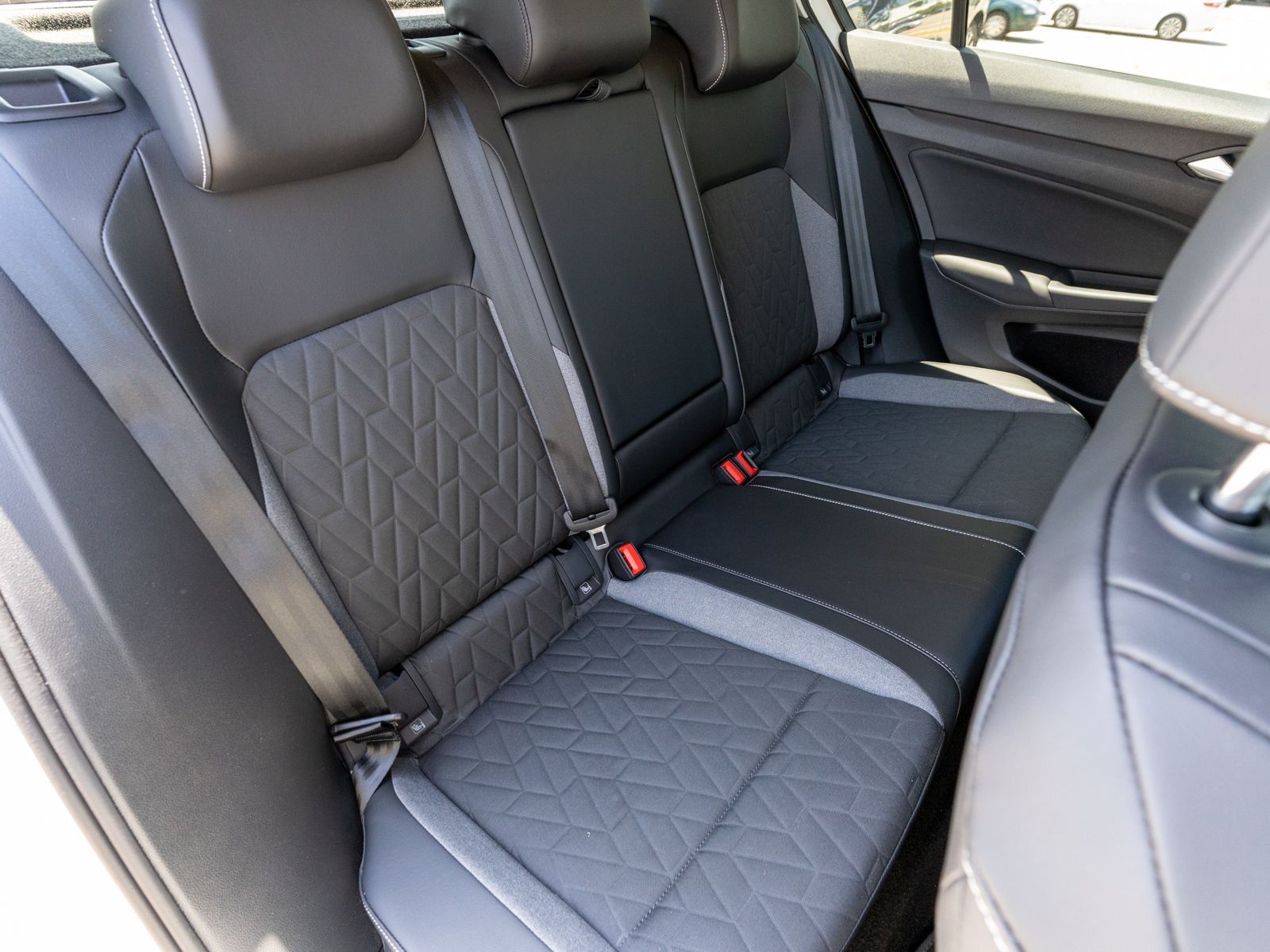 Fahrzeugabbildung Volkswagen Golf Energy 2.0 TDI DSG LED Navi RFK ACC AHK