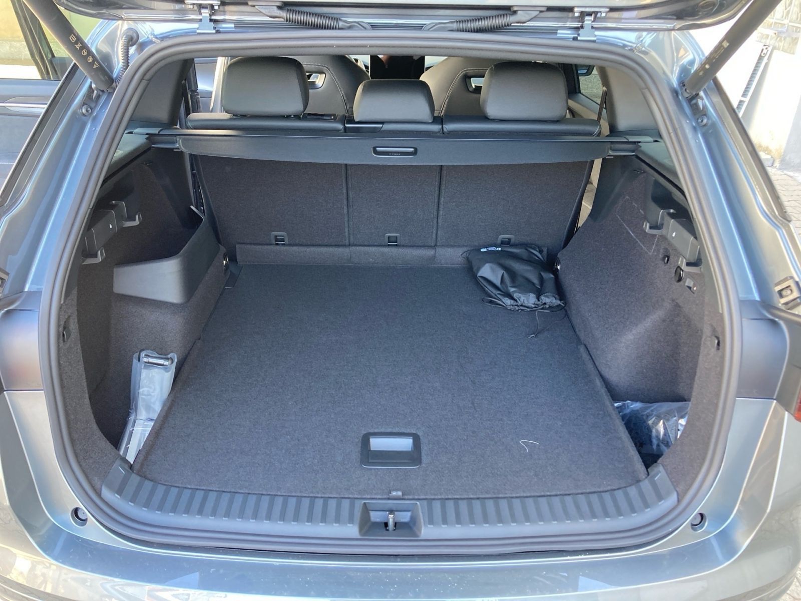 Fahrzeugabbildung SKODA Kodiaq Sportline 2,0 TDI 193PS DSG 4x4 360° AHK