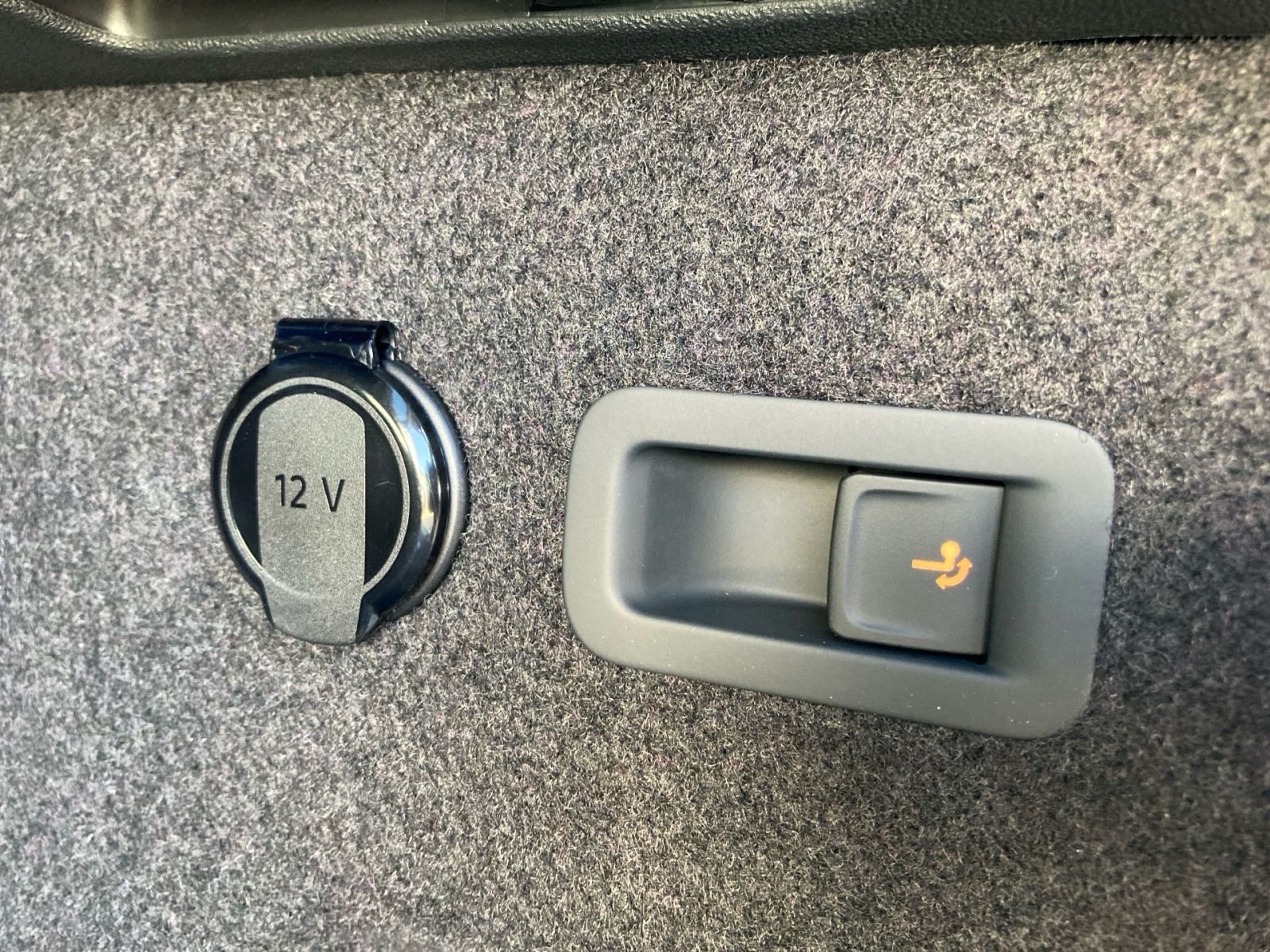 Fahrzeugabbildung SKODA Kodiaq Sportline 2,0 TDI 193PS DSG 4x4 360° AHK