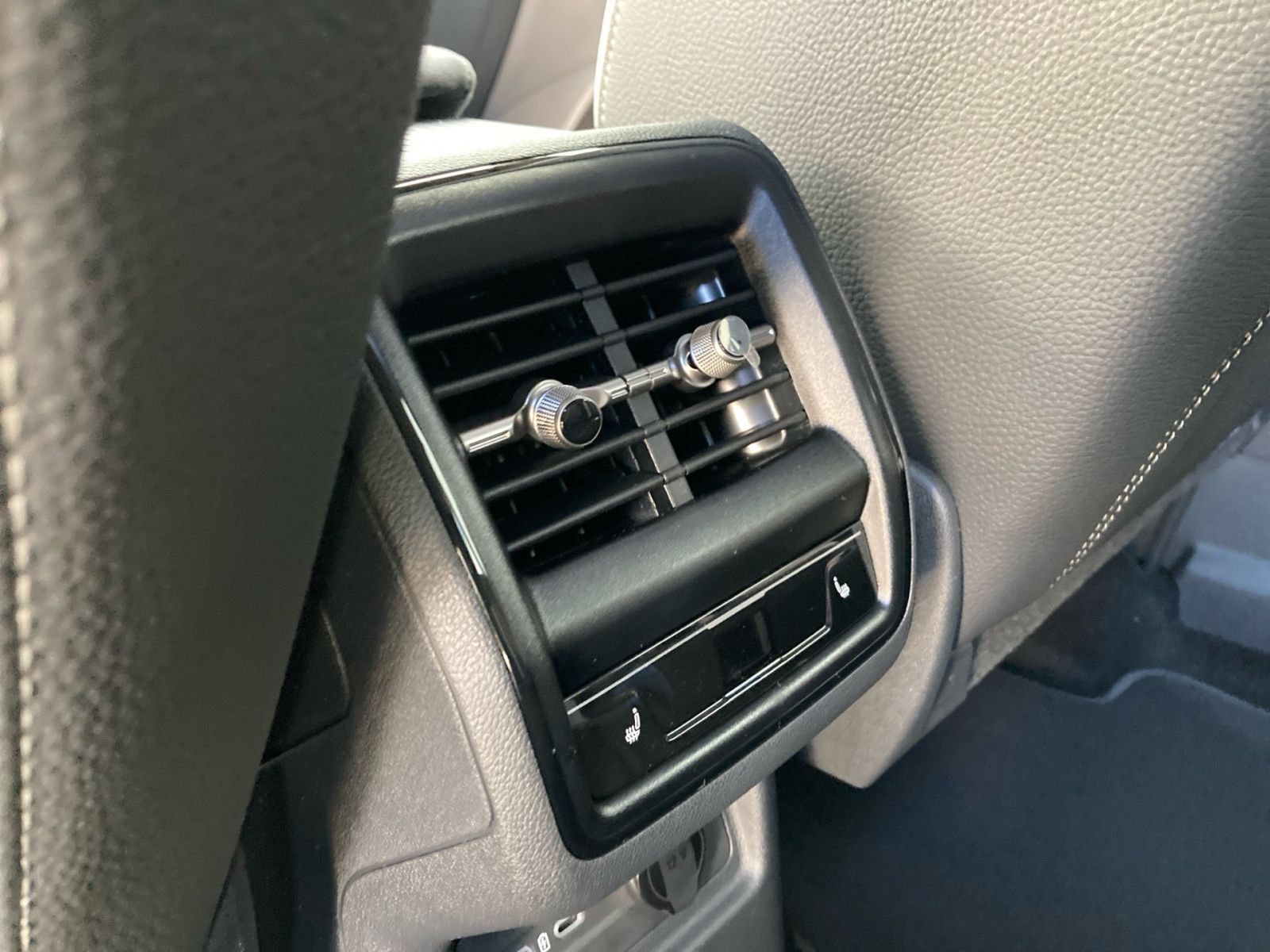Fahrzeugabbildung SKODA Kodiaq Sportline 2,0 TDI 193PS DSG 4x4 360° AHK