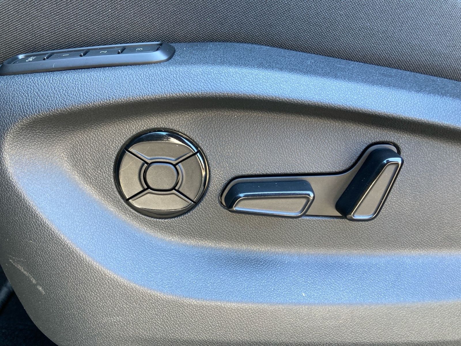Fahrzeugabbildung SKODA Kodiaq Sportline 2,0 TDI 193PS DSG 4x4 360° AHK