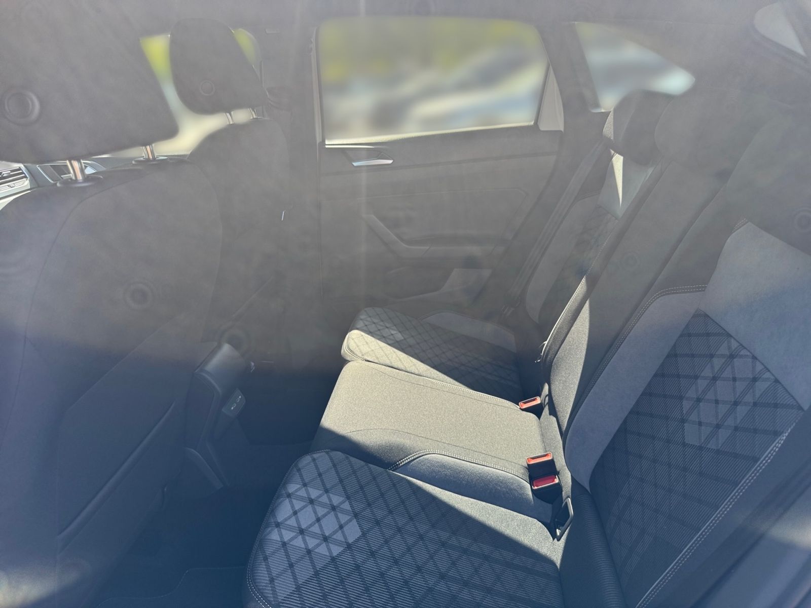 Fahrzeugabbildung Volkswagen Taigo R-Line 1.0 TSI DSG ACC Rückfahr-Kamera