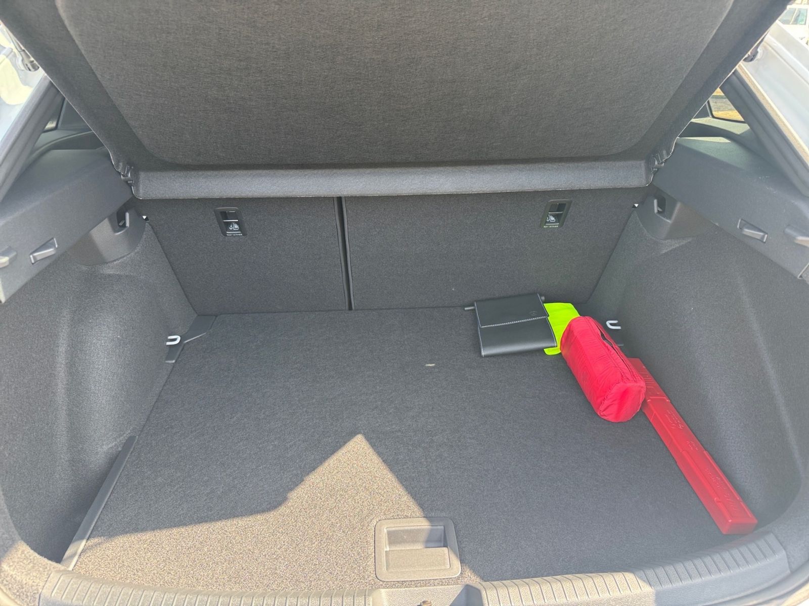 Fahrzeugabbildung Volkswagen Taigo R-Line 1.0 TSI DSG ACC Rückfahr-Kamera