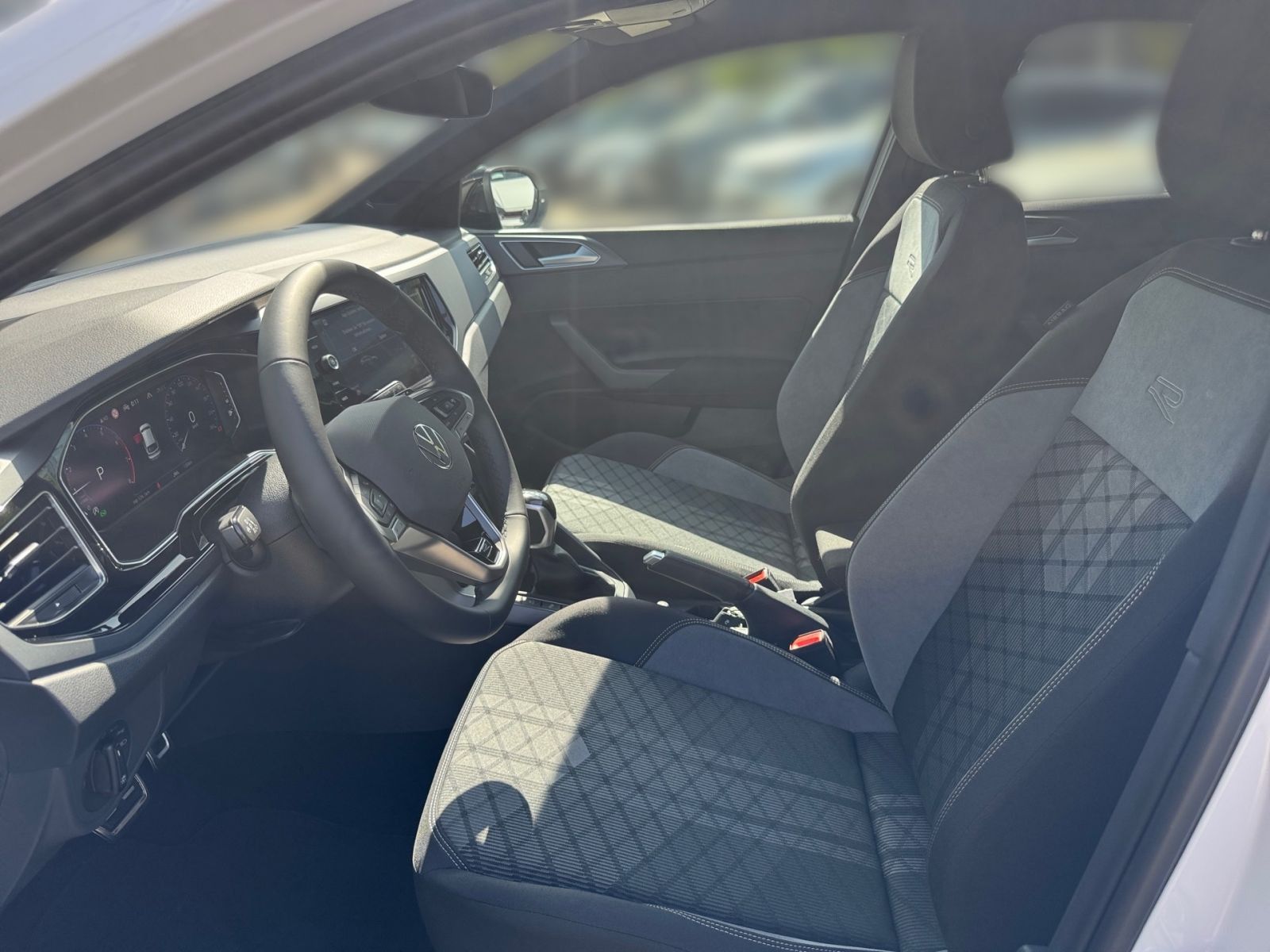 Fahrzeugabbildung Volkswagen Taigo R-Line 1.0 TSI DSG ACC Rückfahr-Kamera