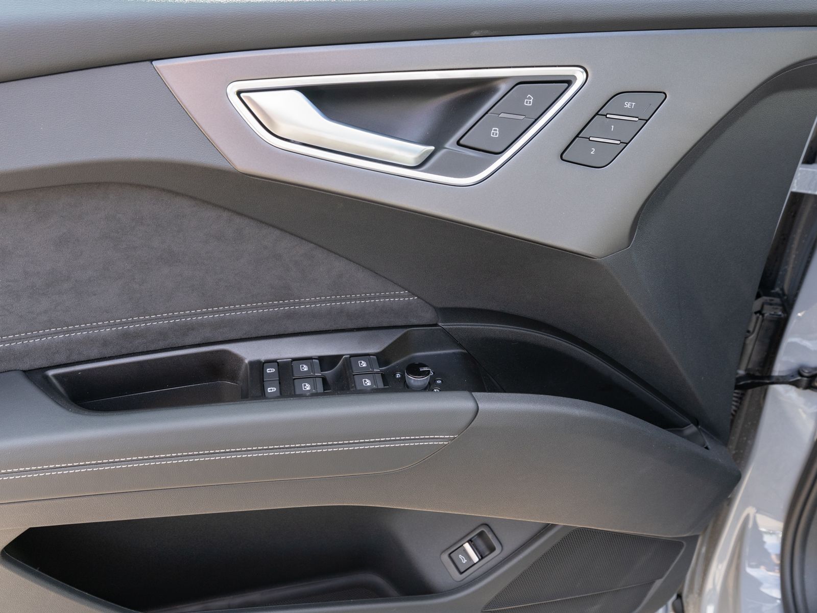 Fahrzeugabbildung Audi Q4 SUV e-tron quattro S line Head-Up Display AHK
