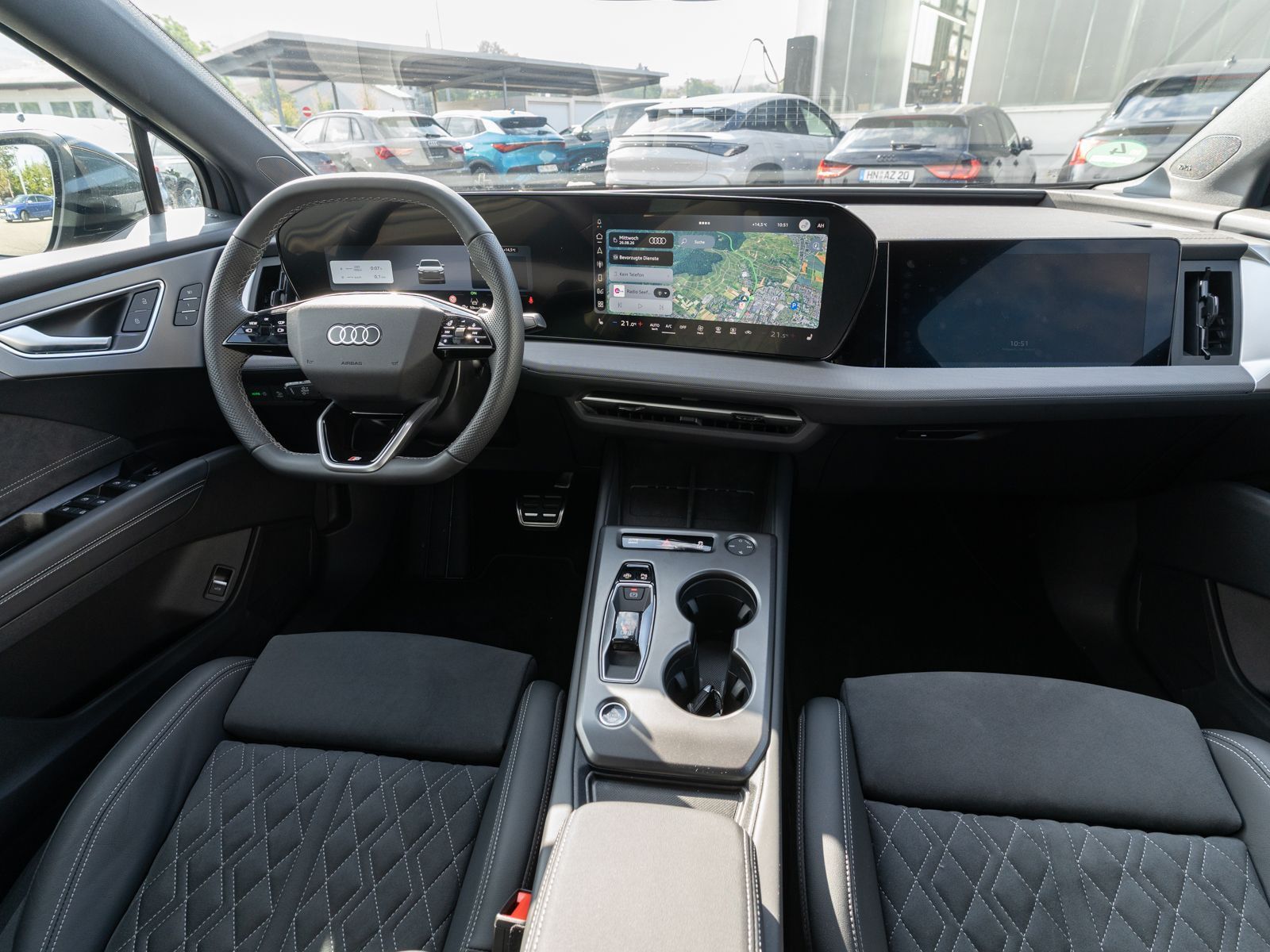 Fahrzeugabbildung Audi Q4 SUV e-tron quattro S line Head-Up Display AHK