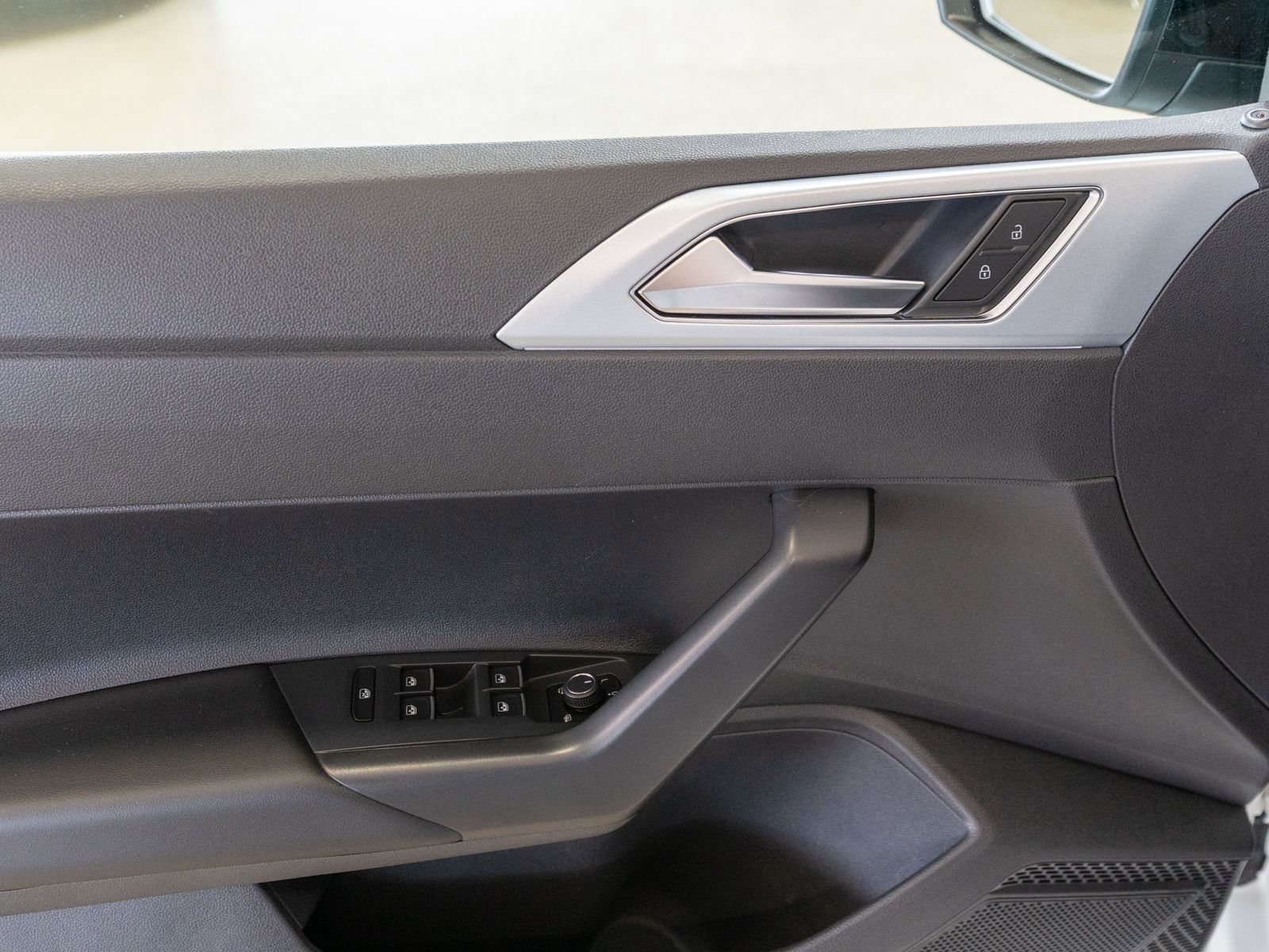 Fahrzeugabbildung Volkswagen Polo Energy 1.0 TSI DSG Navi LED ACC PDC RFK