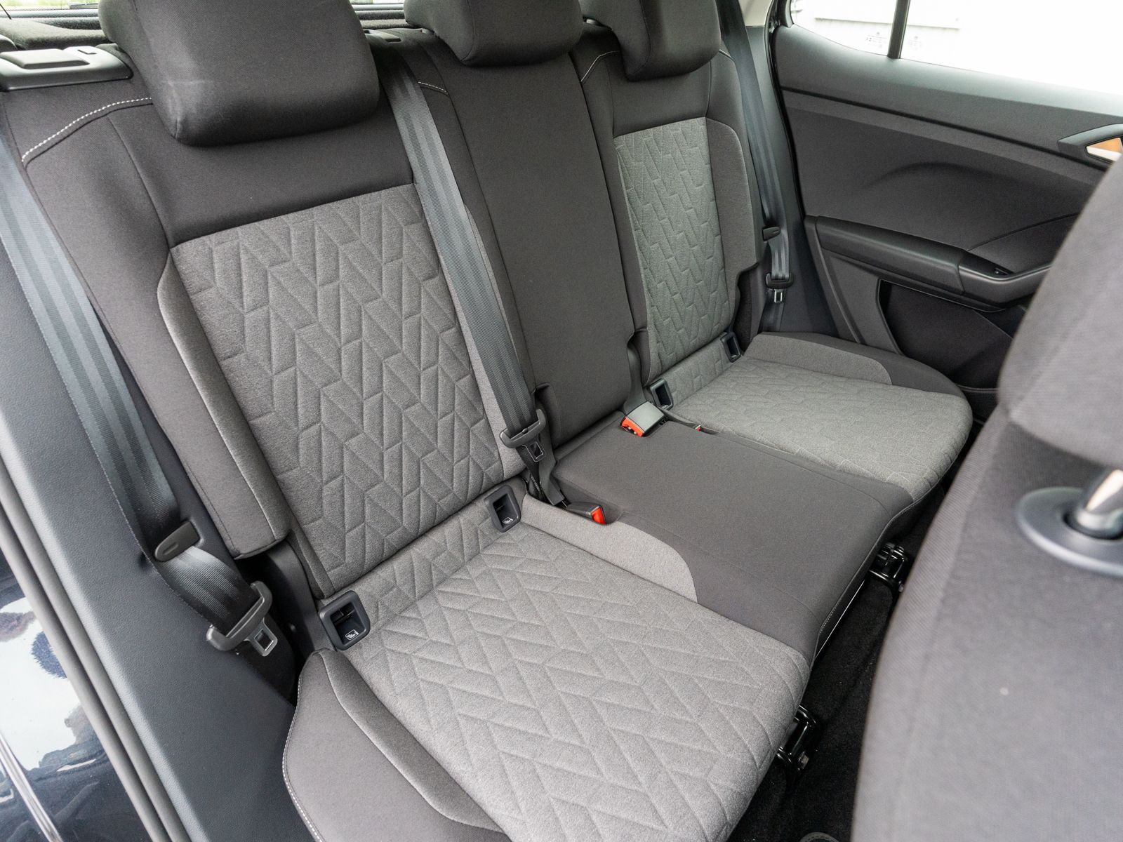 Fahrzeugabbildung Volkswagen T-Cross Life 1.0 TSI DSG Navi LED ACC PDC RFK