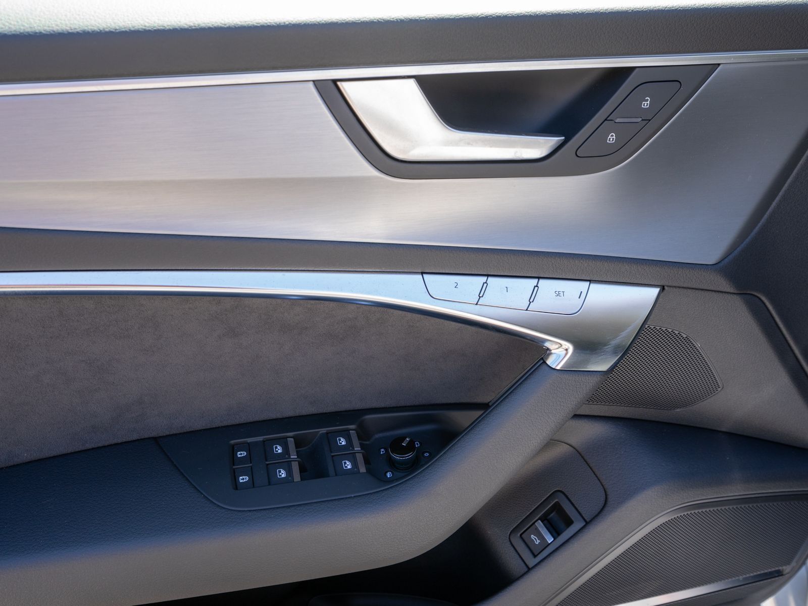 Fahrzeugabbildung Audi S6 Avant 3.0TDI quattr tiptron LED LEDER B&O AHK