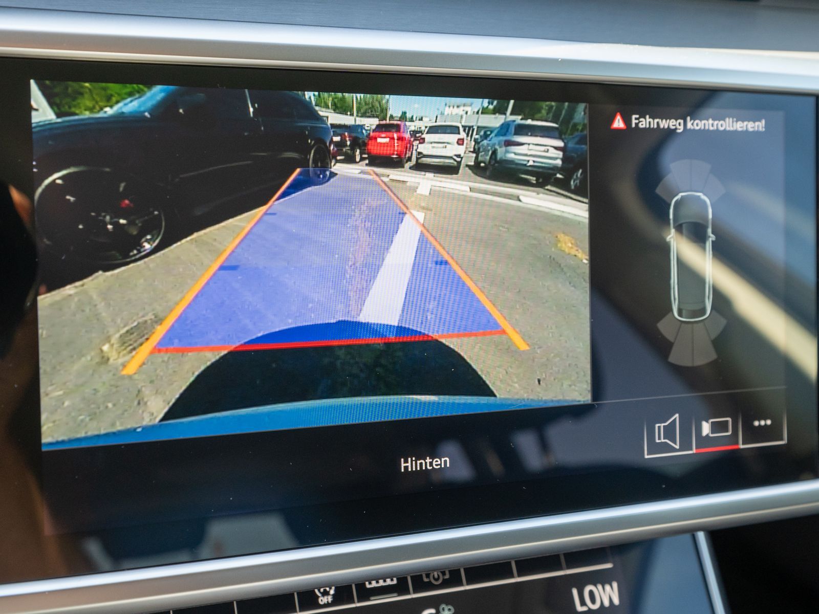 Fahrzeugabbildung Audi S6 Avant 3.0TDI quattr tiptron LED LEDER B&O AHK