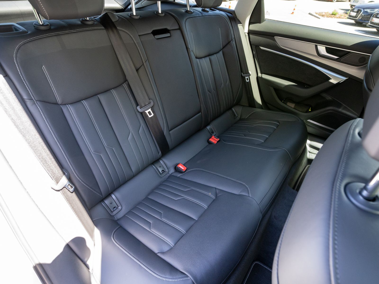 Fahrzeugabbildung Audi S6 Avant 3.0TDI quattr tiptron LED LEDER B&O AHK