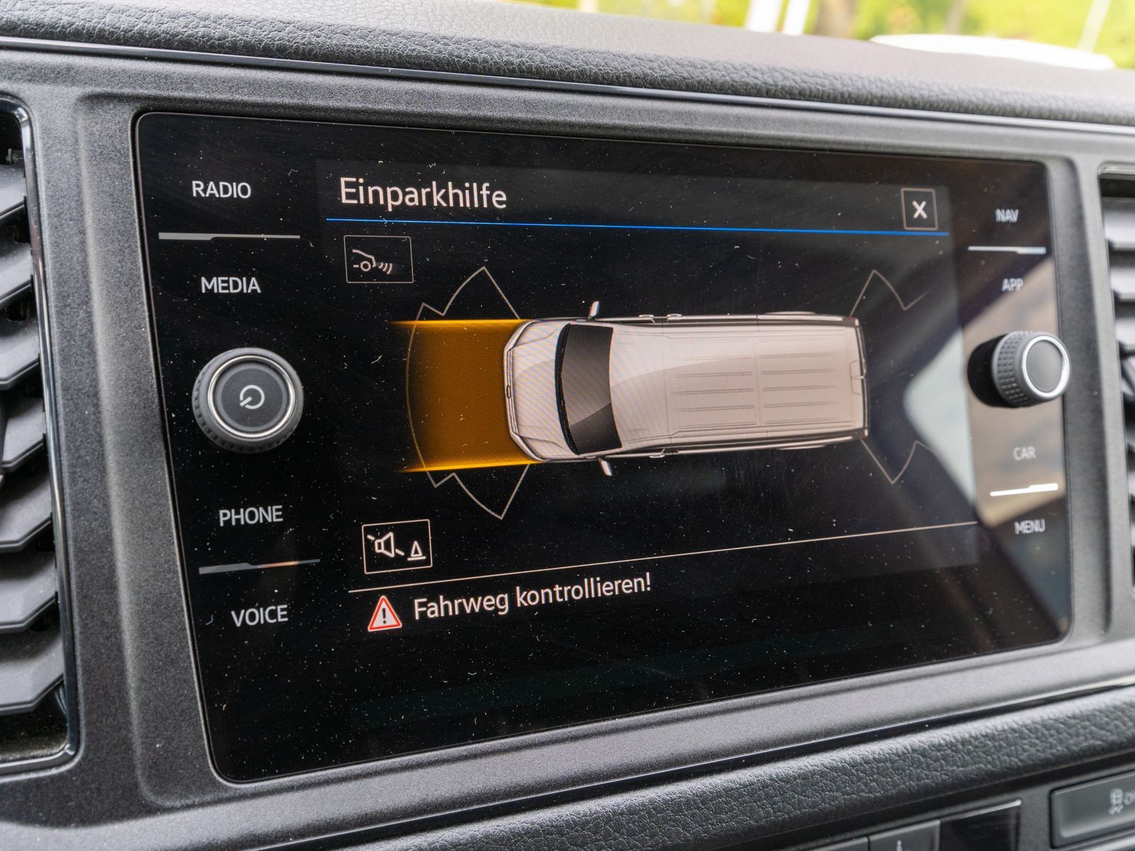 Fahrzeugabbildung Volkswagen Crafter Kasten 35 L2H2 2.0 TDI DSG Klima Nav RFK