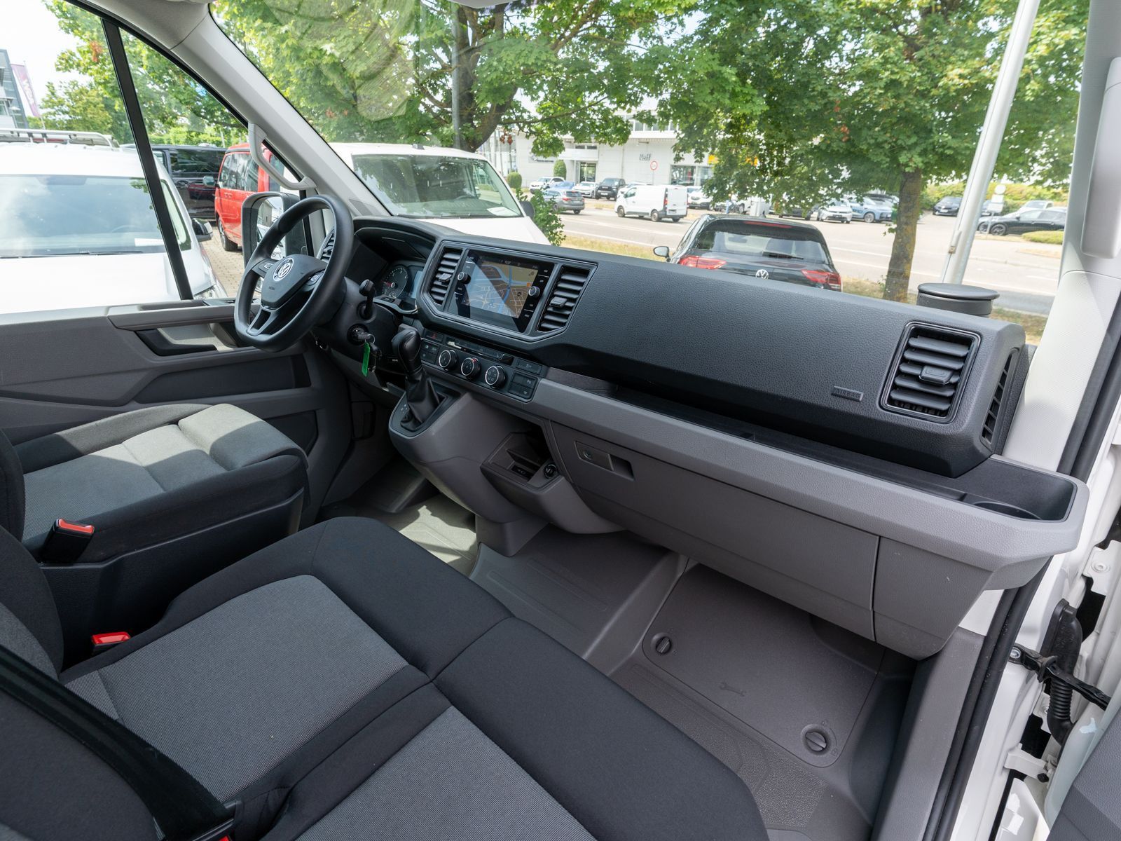 Fahrzeugabbildung Volkswagen Crafter Kasten 35 L2H2 2.0 TDI DSG Klima Nav RFK